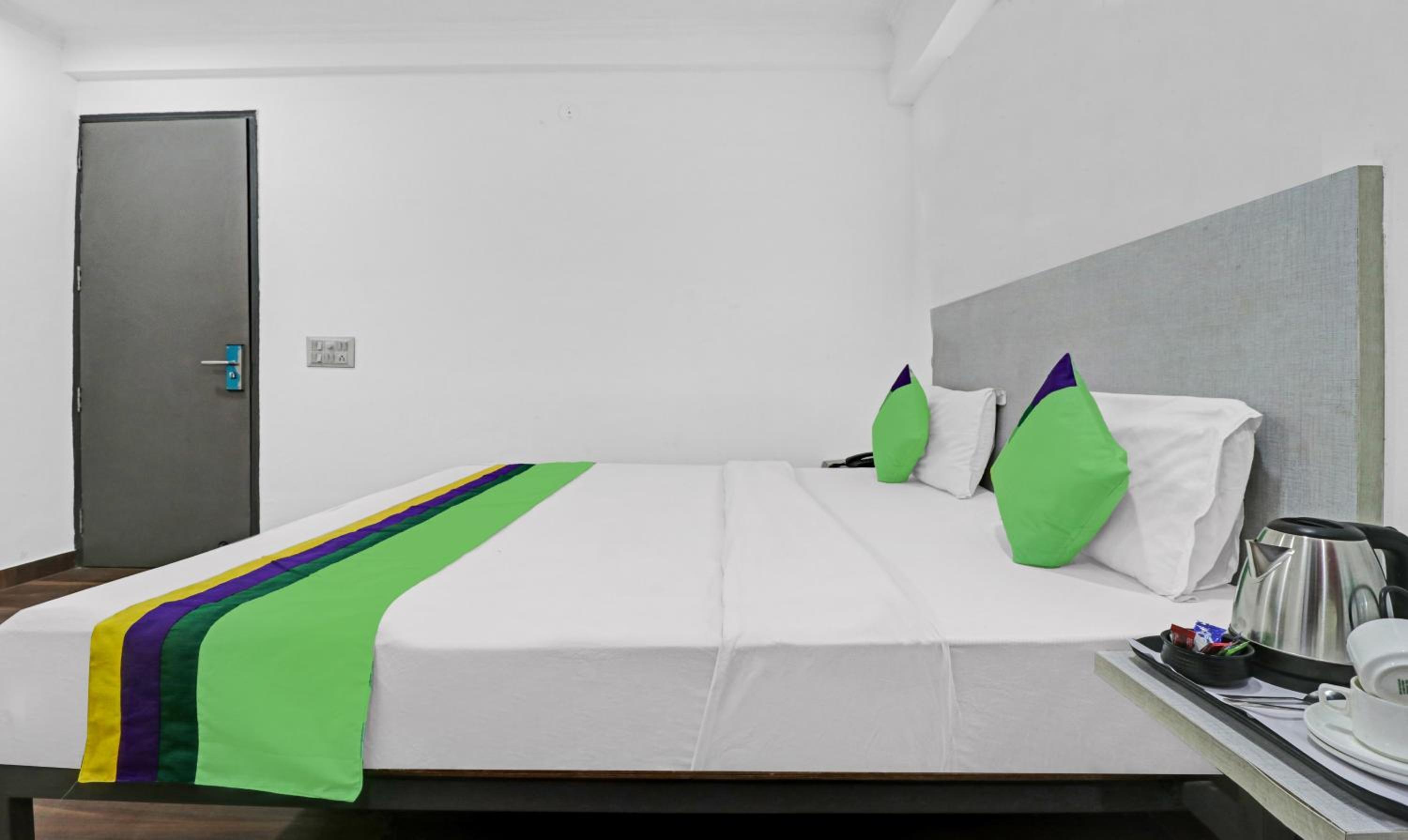 Deluxe Family Room - Photo 2