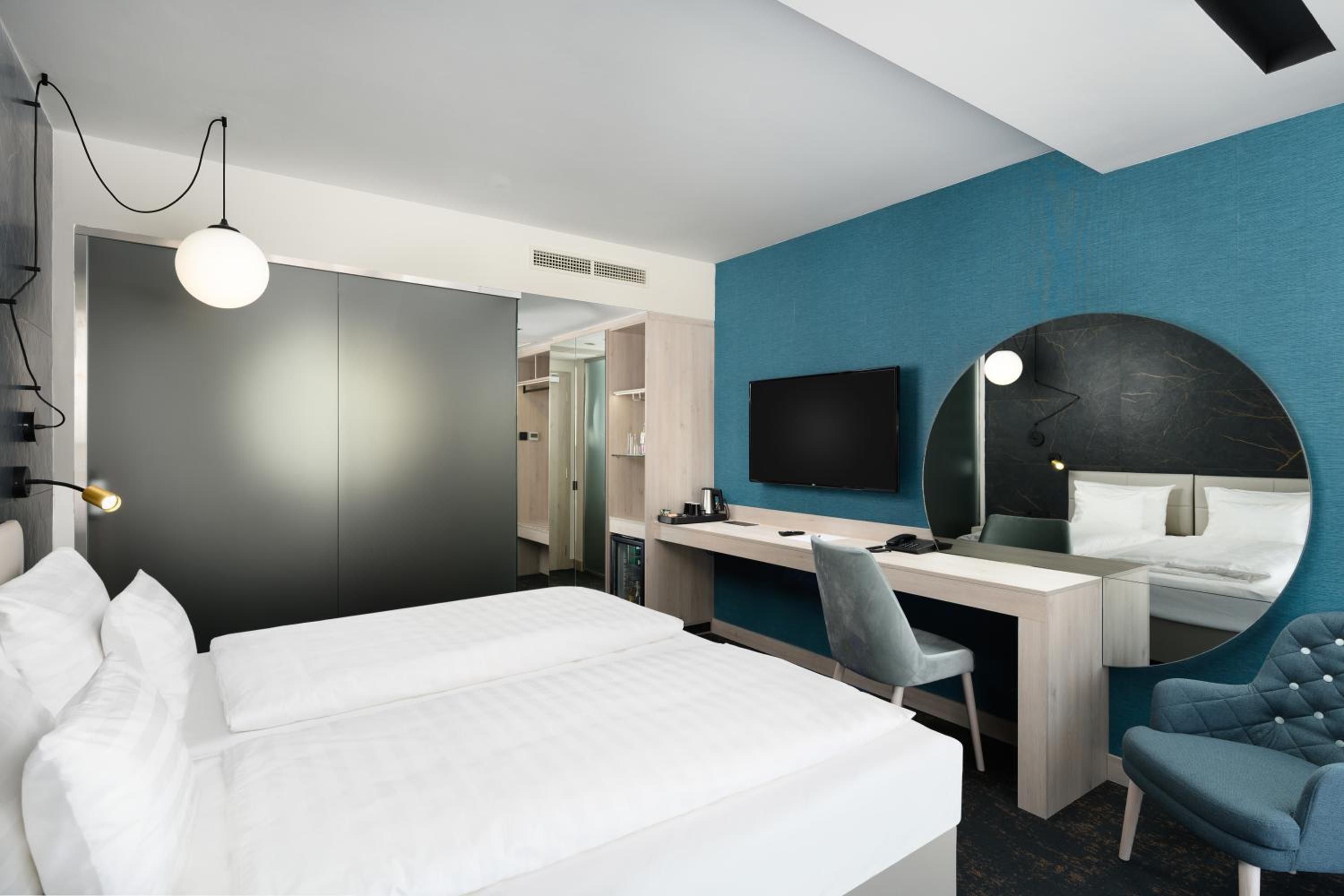 Standard Twin Room - Photo 12