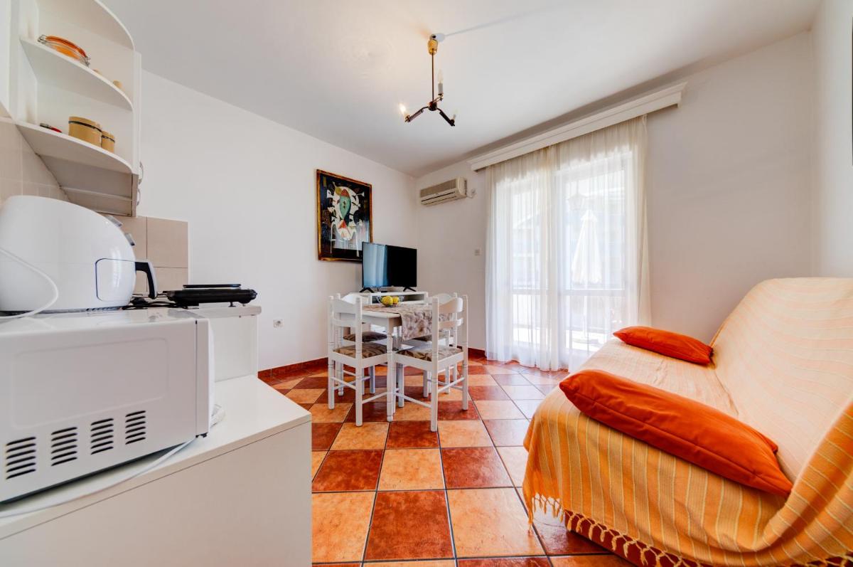 One-Bedroom Apartment with Balcony and Sea View