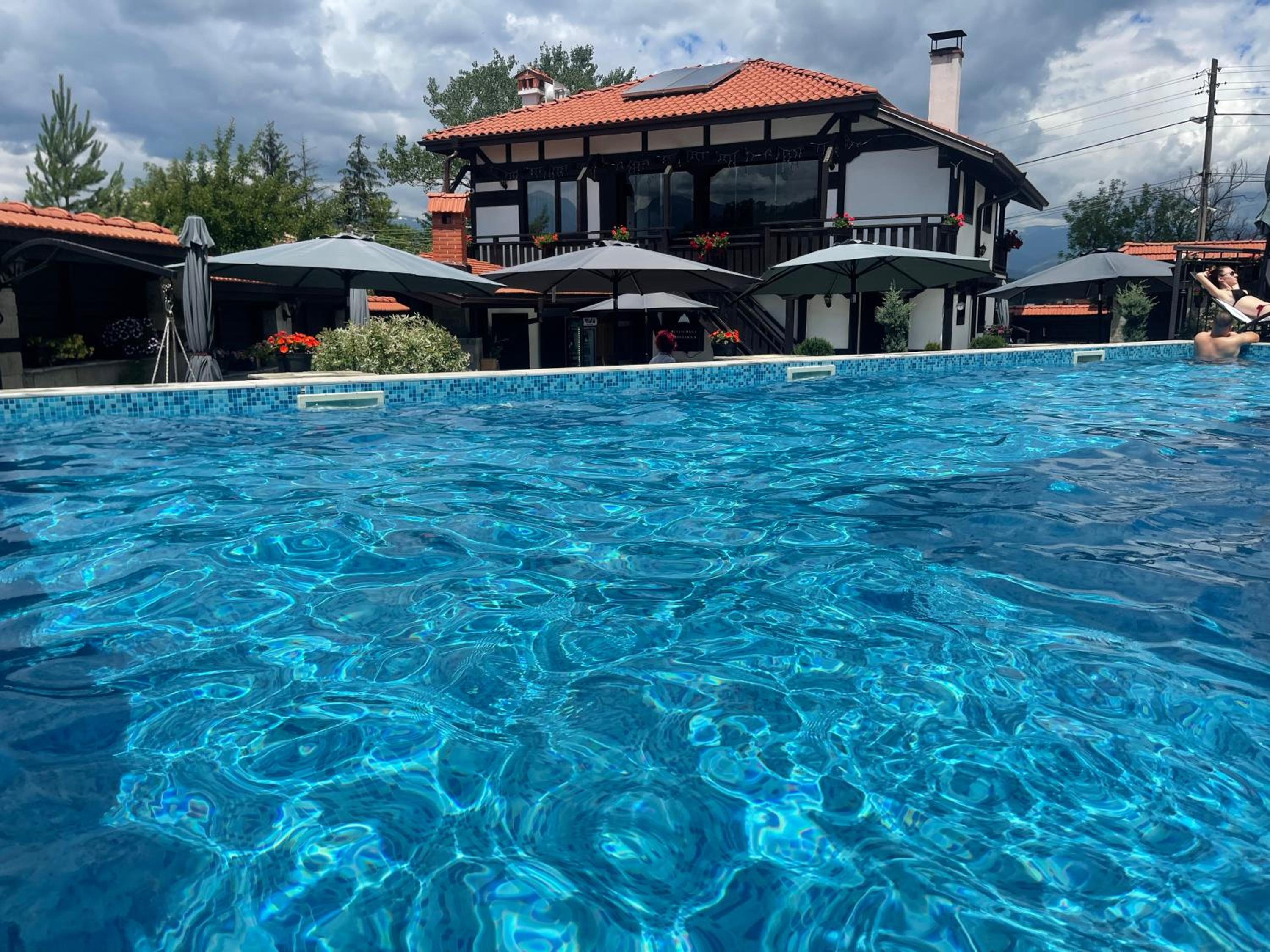 Apartment with Mountain View - Photo 6