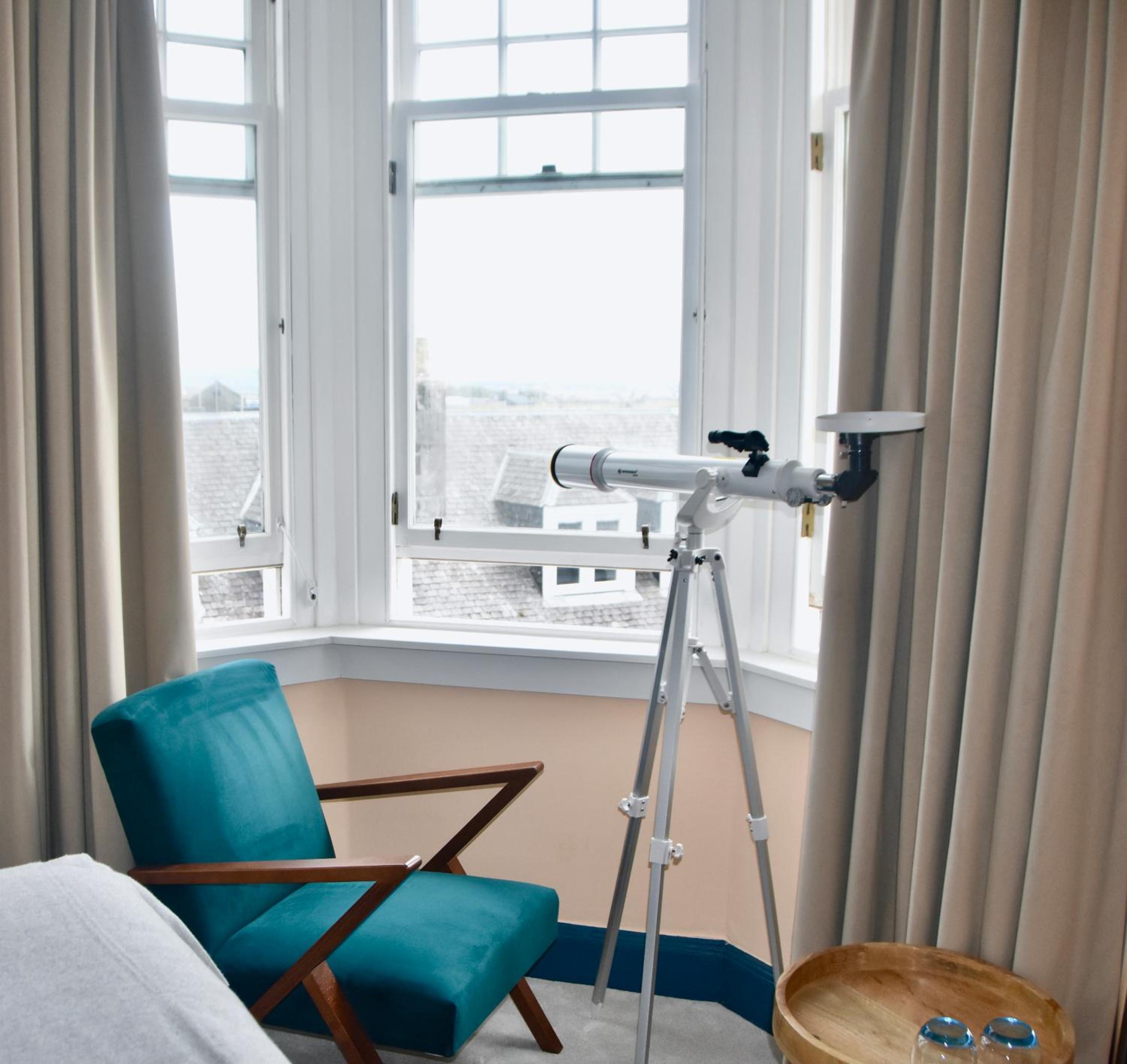 Deluxe King Room - Photo 4