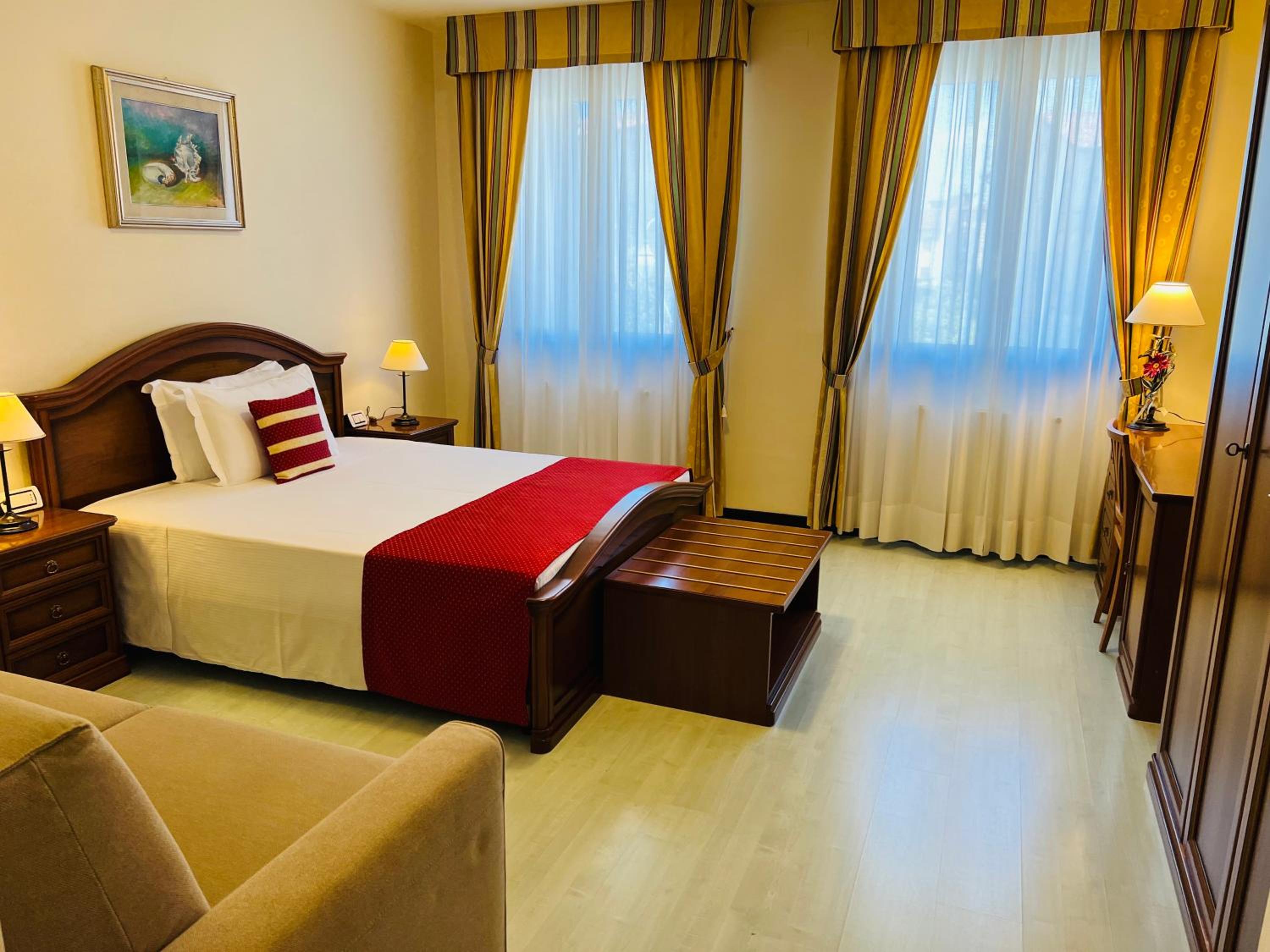 Family Room photo 1