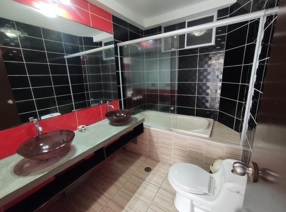 Queen Suite photo 2