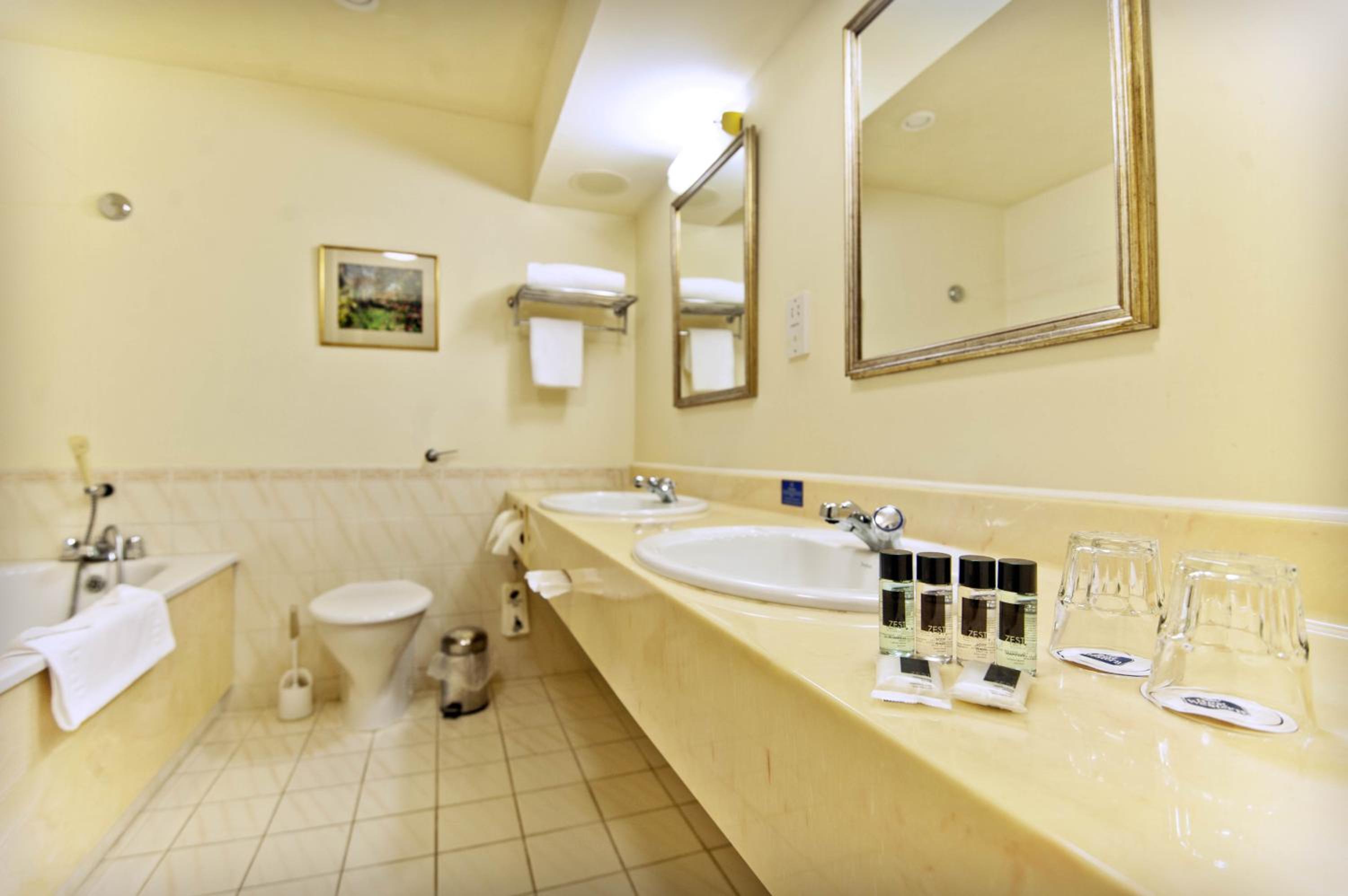 Superior Triple Room photo 2