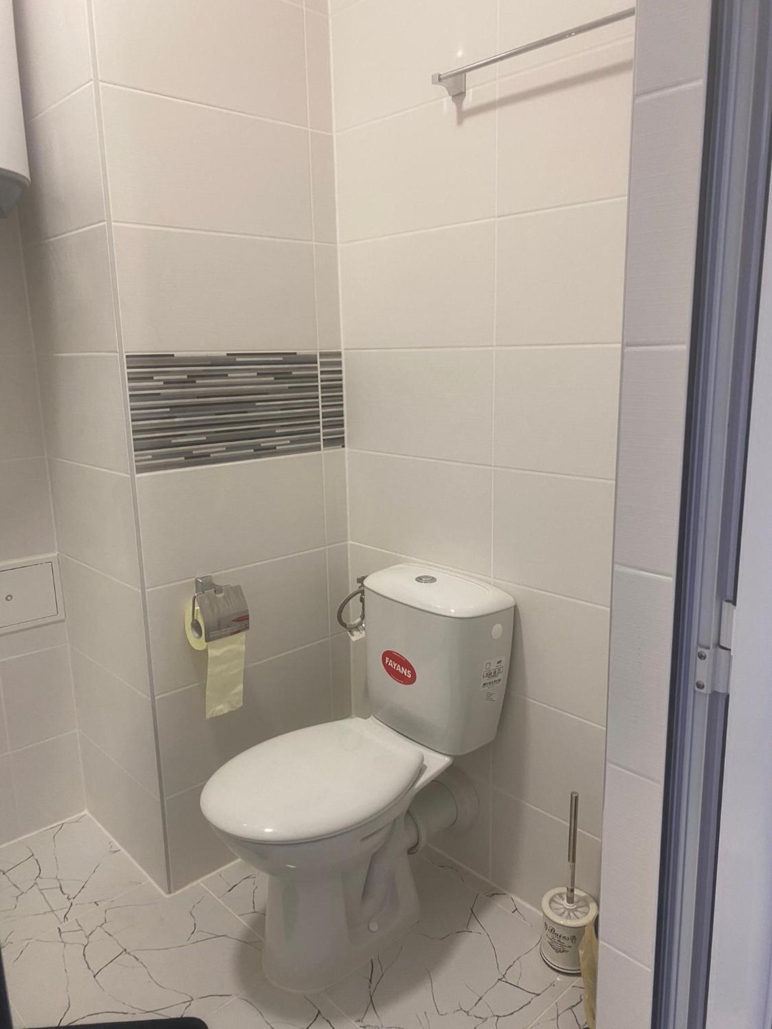 Single Room with Private Bathroom photo 2