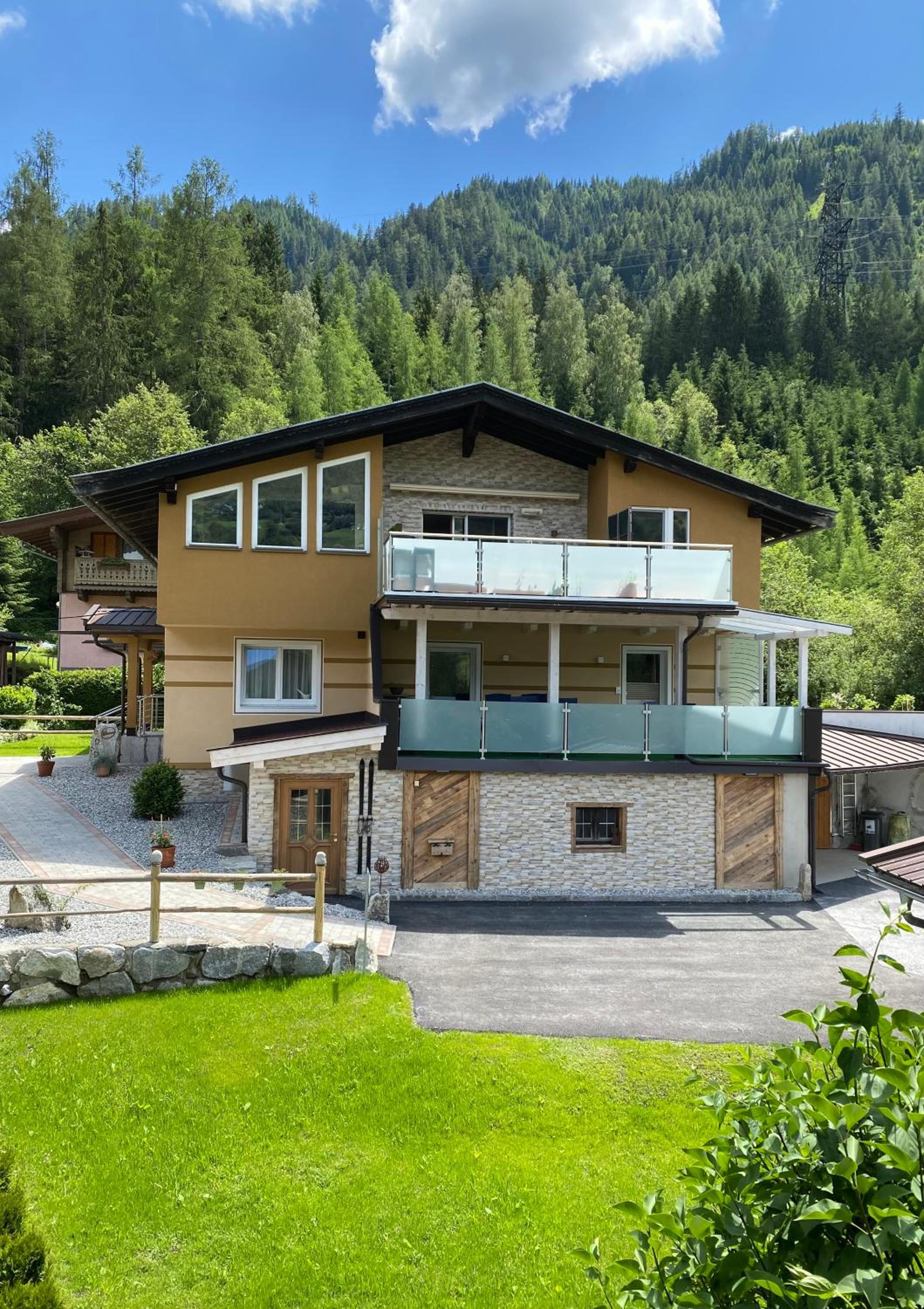 Two-Bedroom Apartment photo 2