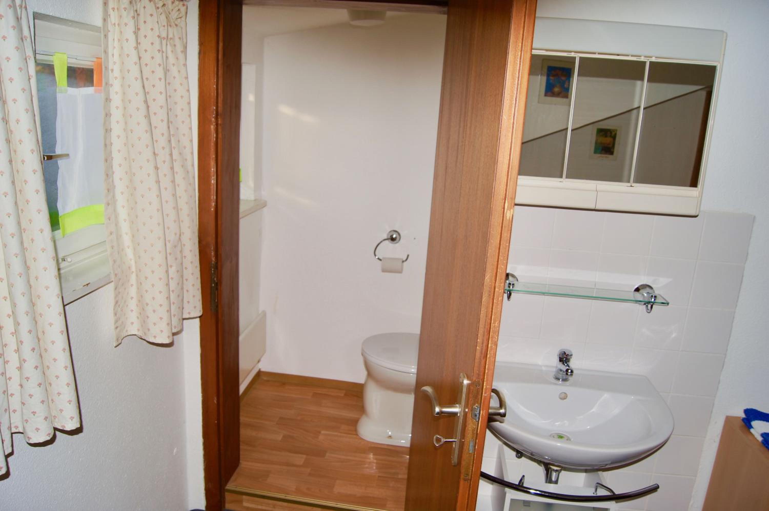 Budget Double Room with Shared Shower photo 2