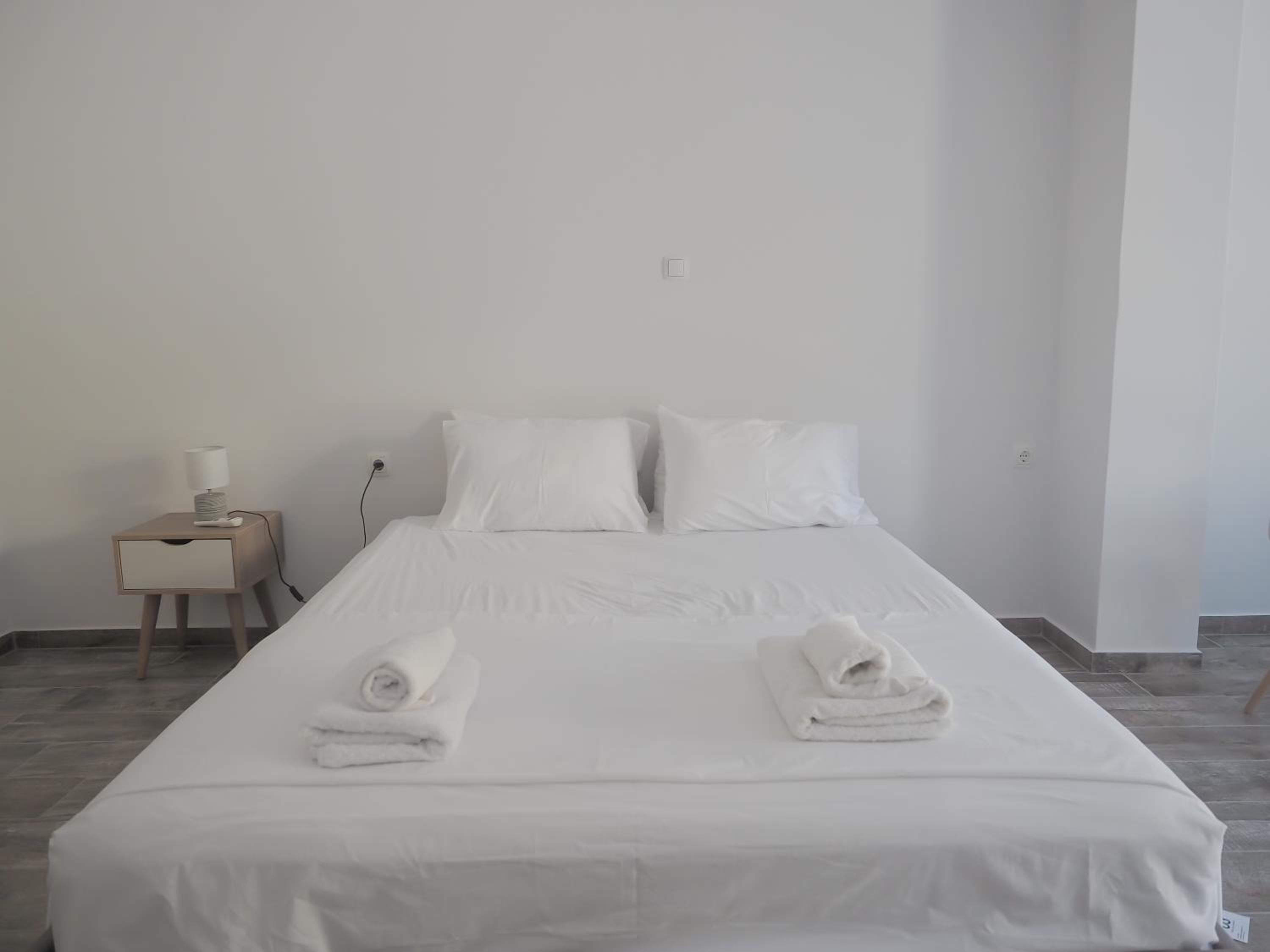 One-Bedroom House photo 1