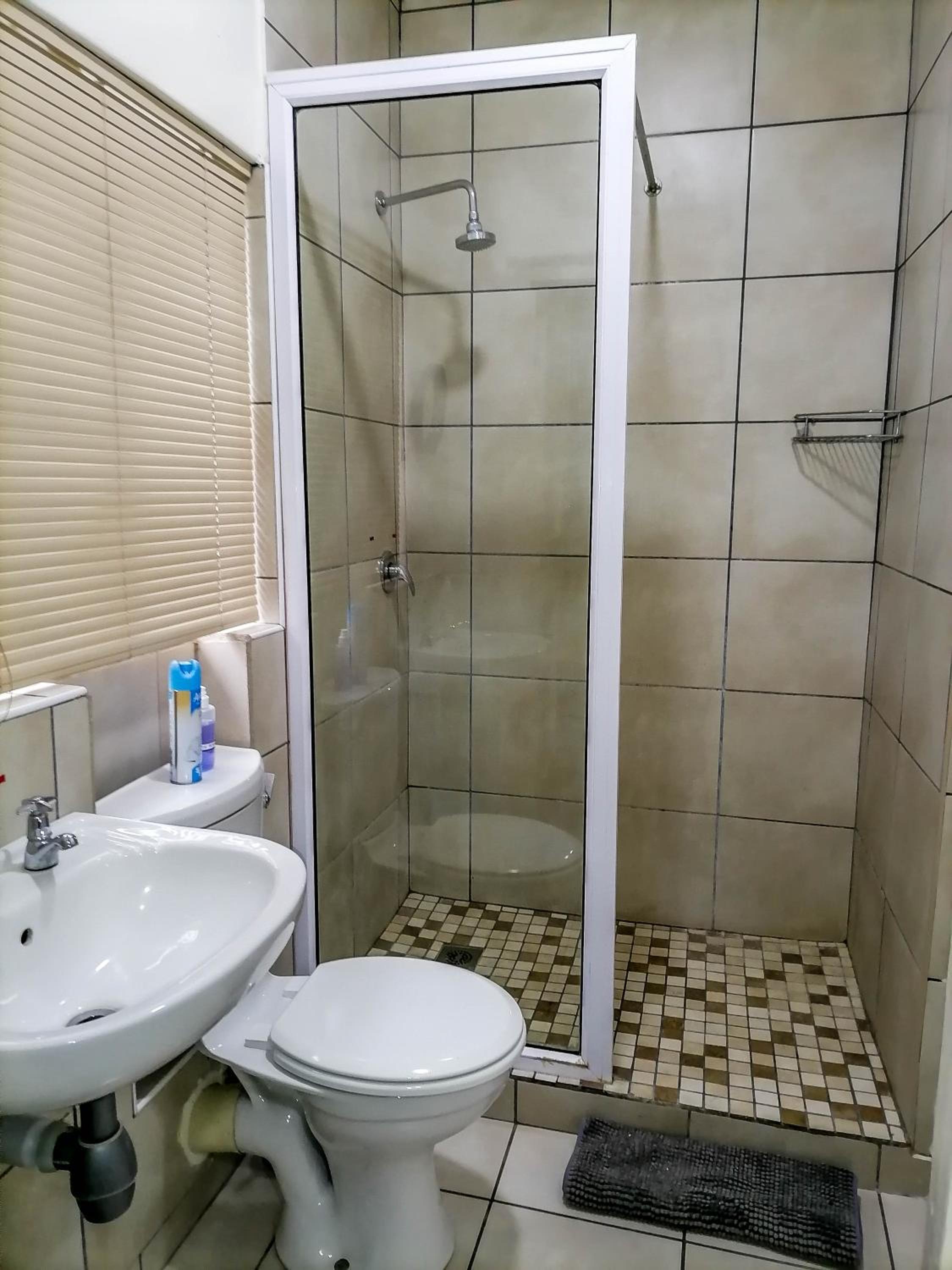 Double Room - Photo 11