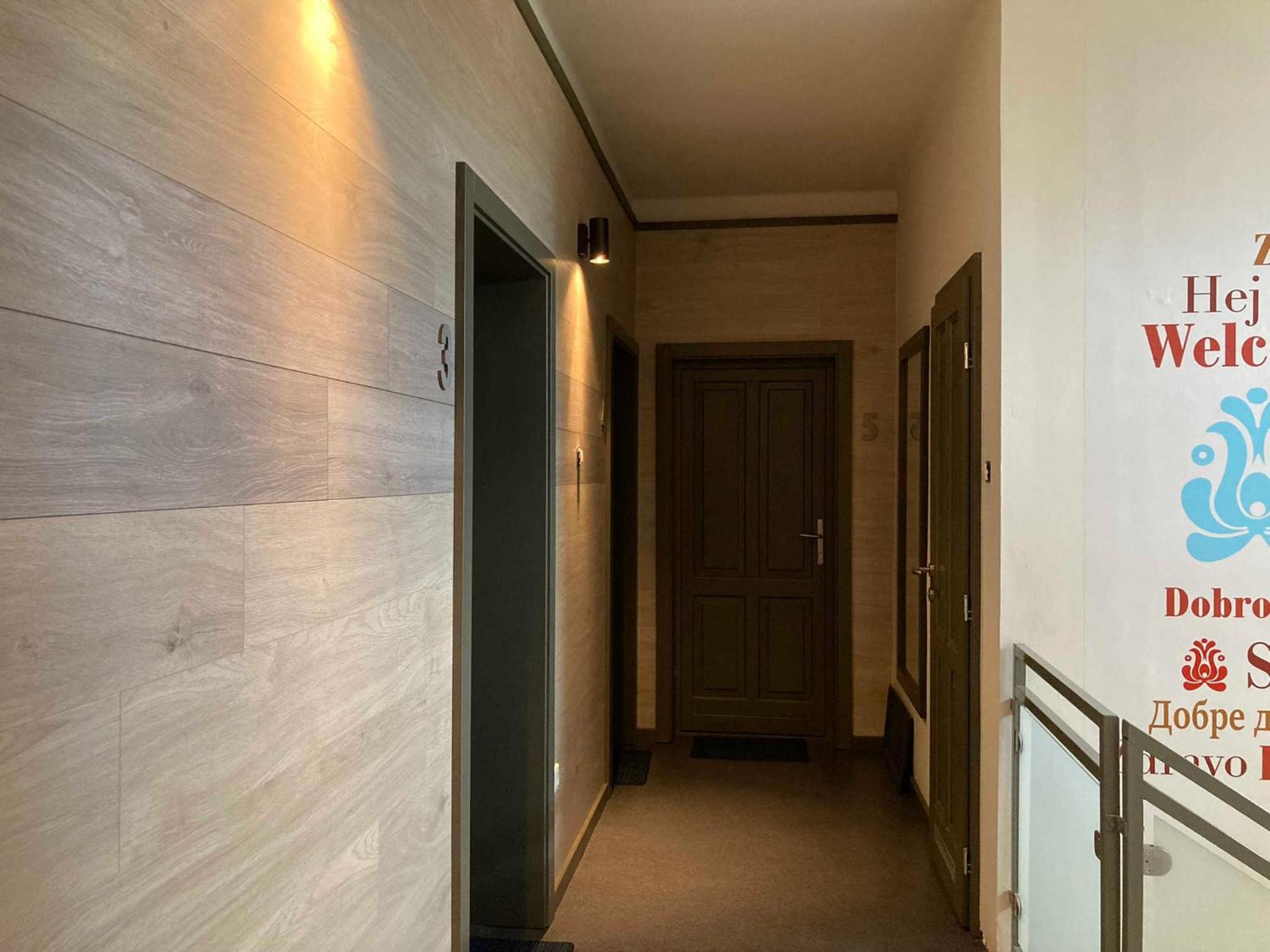 Double Room with Shared Bathroom photo 3