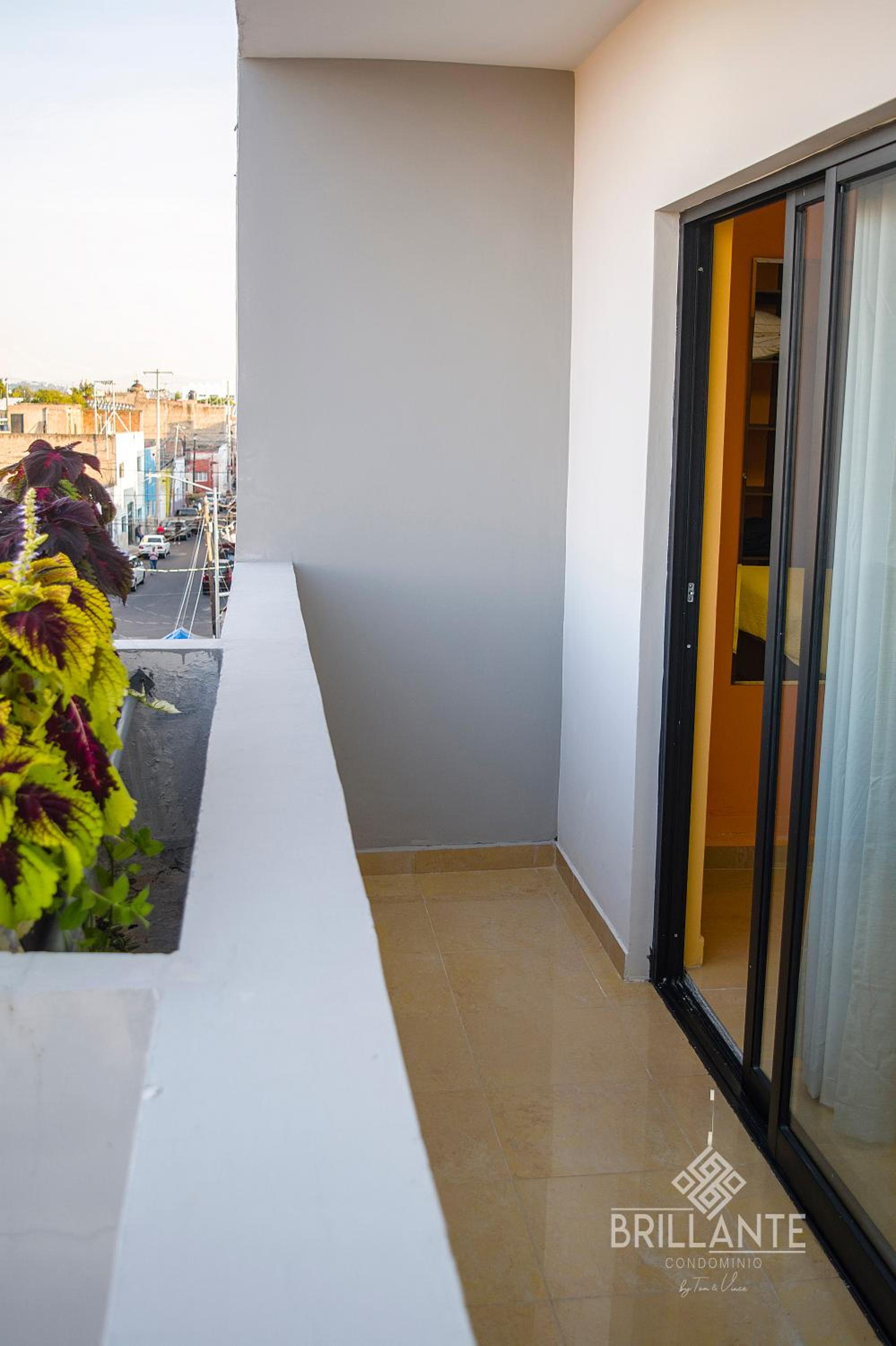 Apartment - Photo 2