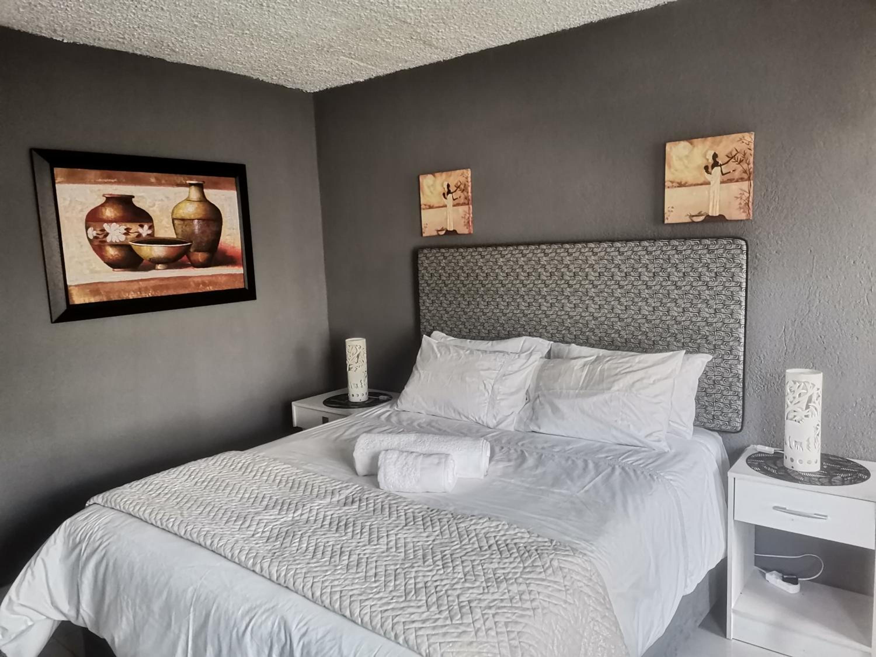Four-Bedroom House - Photo 42