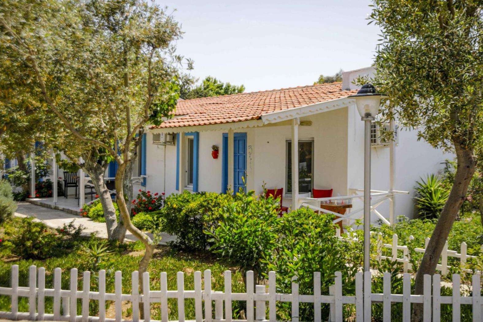 Bungalow - Water Front  - Photo 3