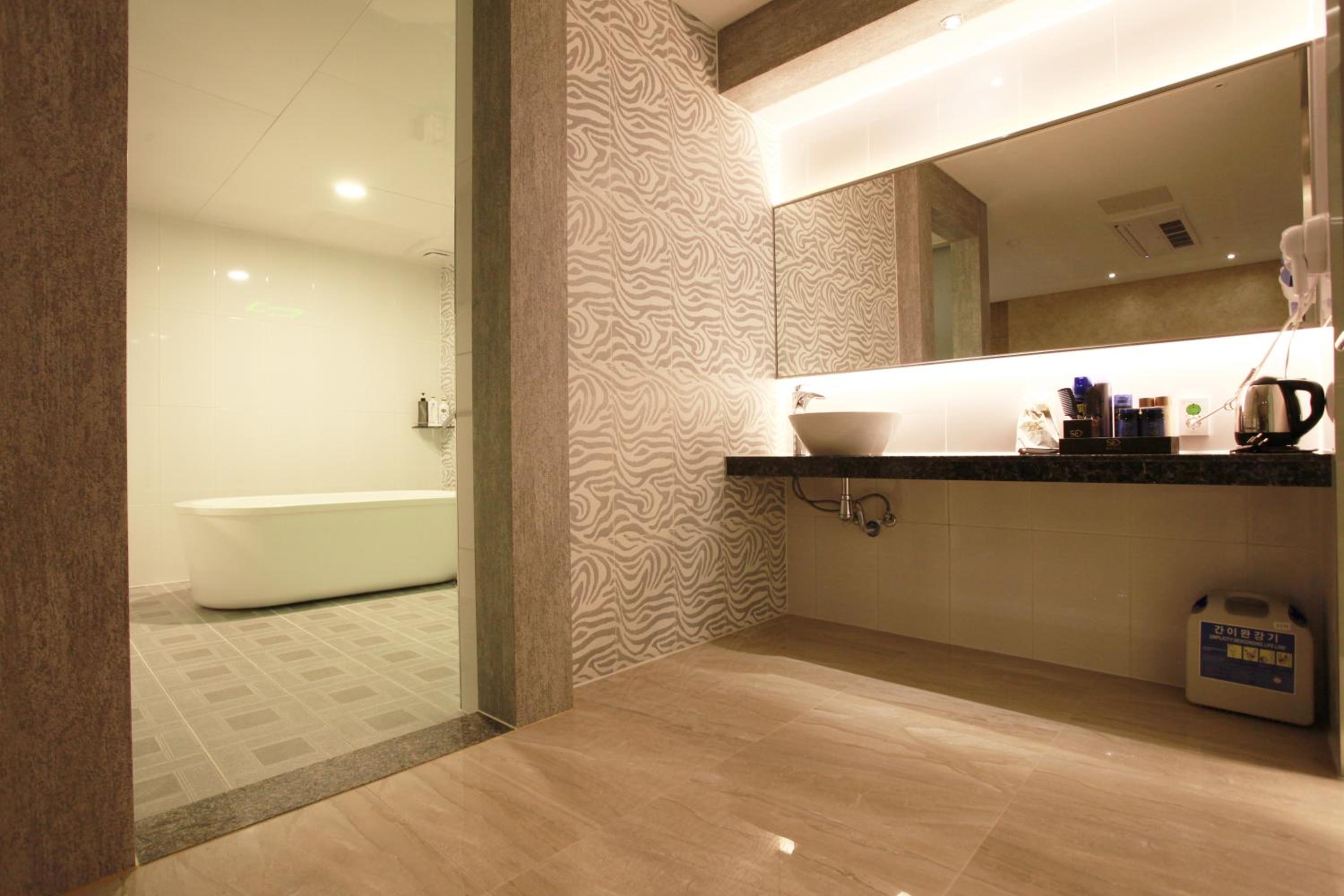 Deluxe Twin Room - Photo 5
