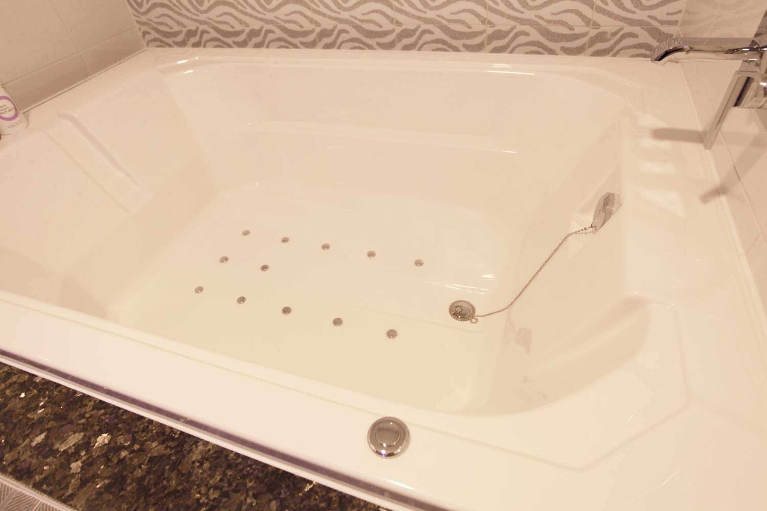 Deluxe Twin Room - Photo 6