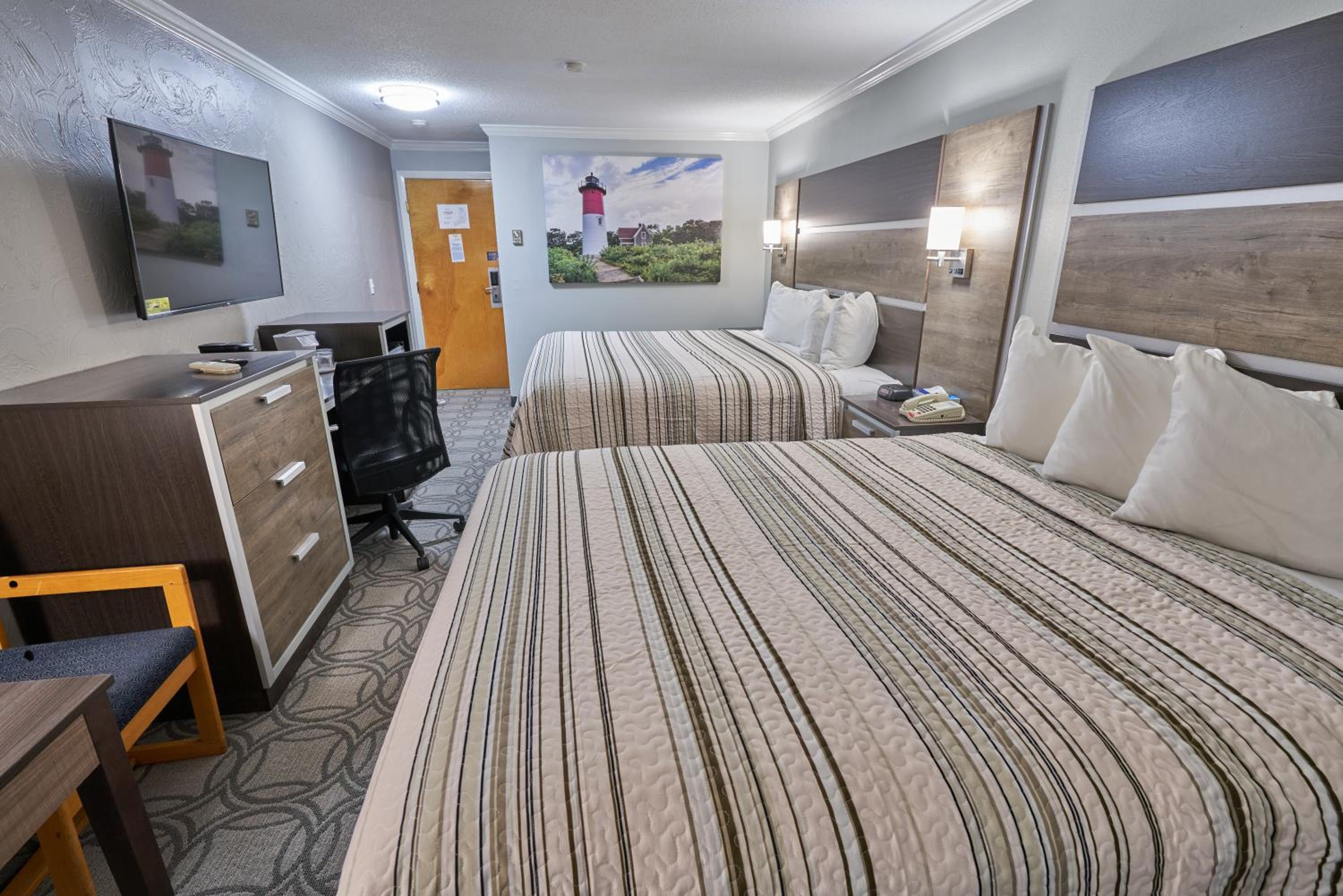 King Room with Pool View (Non-Smoking) - Photo 11