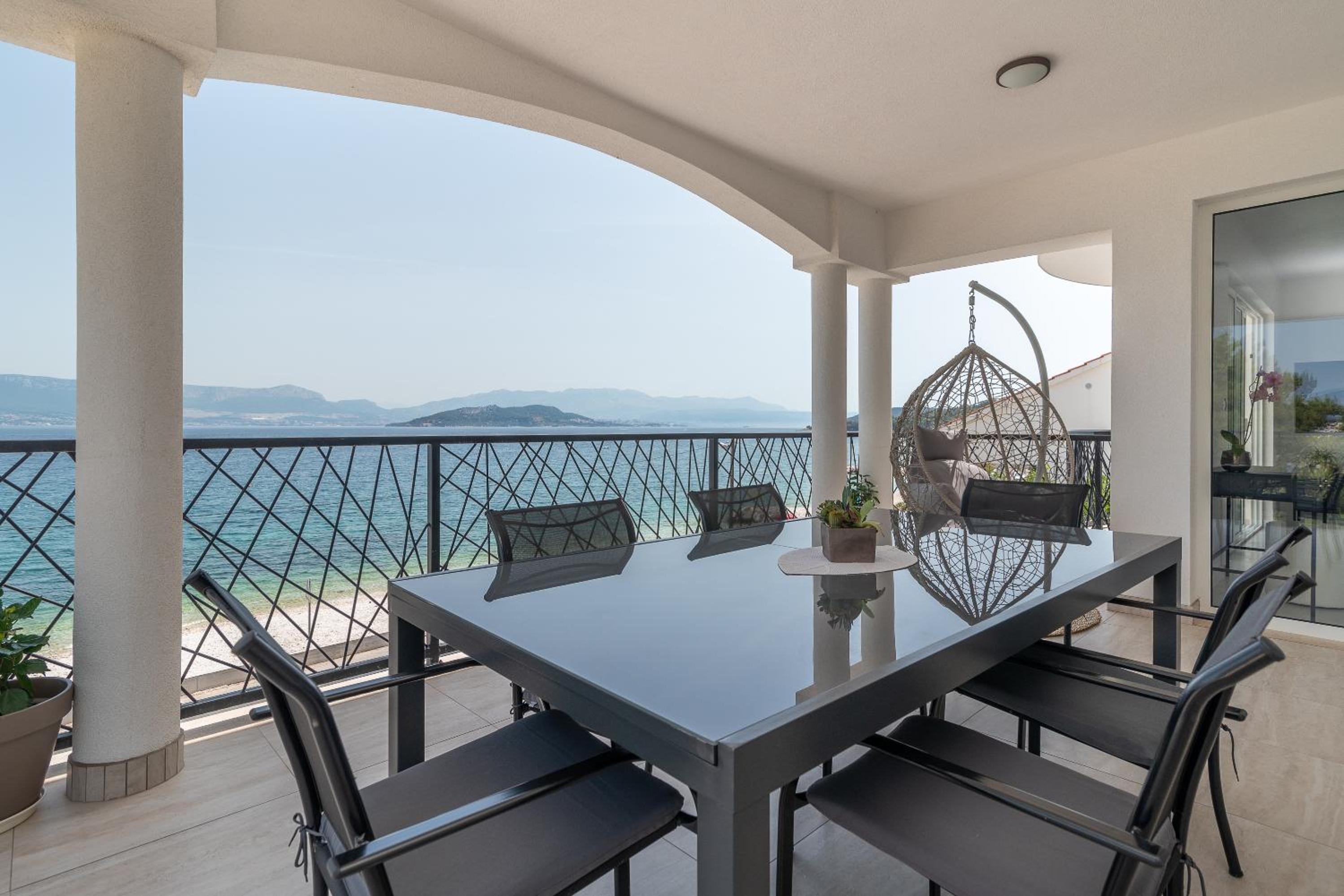 Apartment with Sea View photo 2