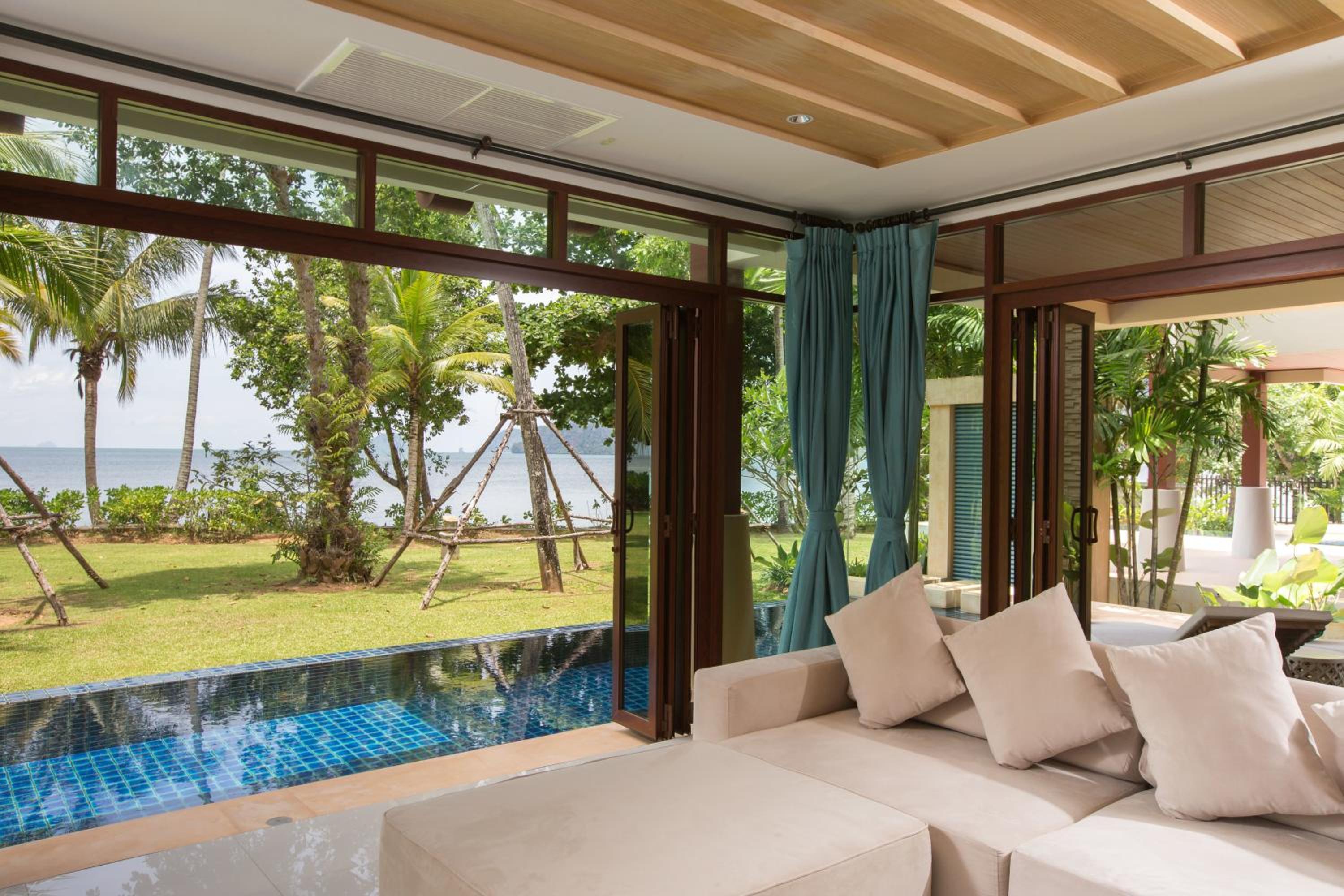 Villa - Beach Front - Photo 37