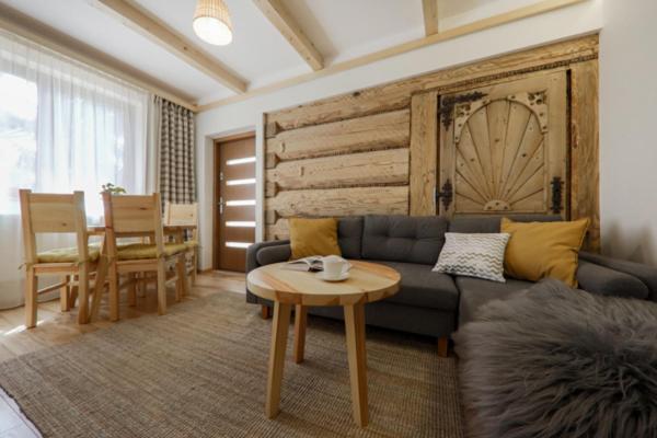 Deluxe King Suite - Photo 9