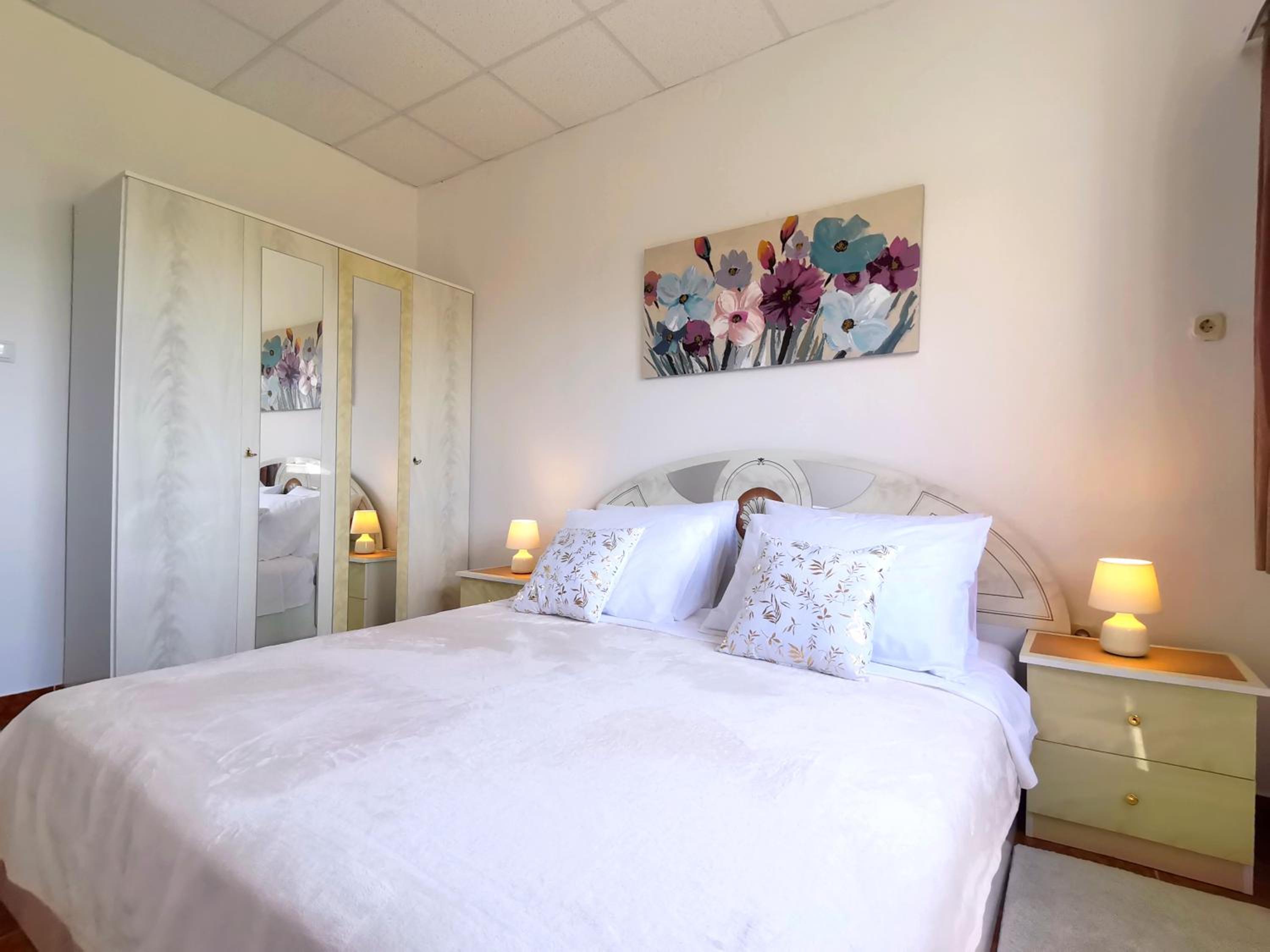 Three-Bedroom Deluxe Apartment