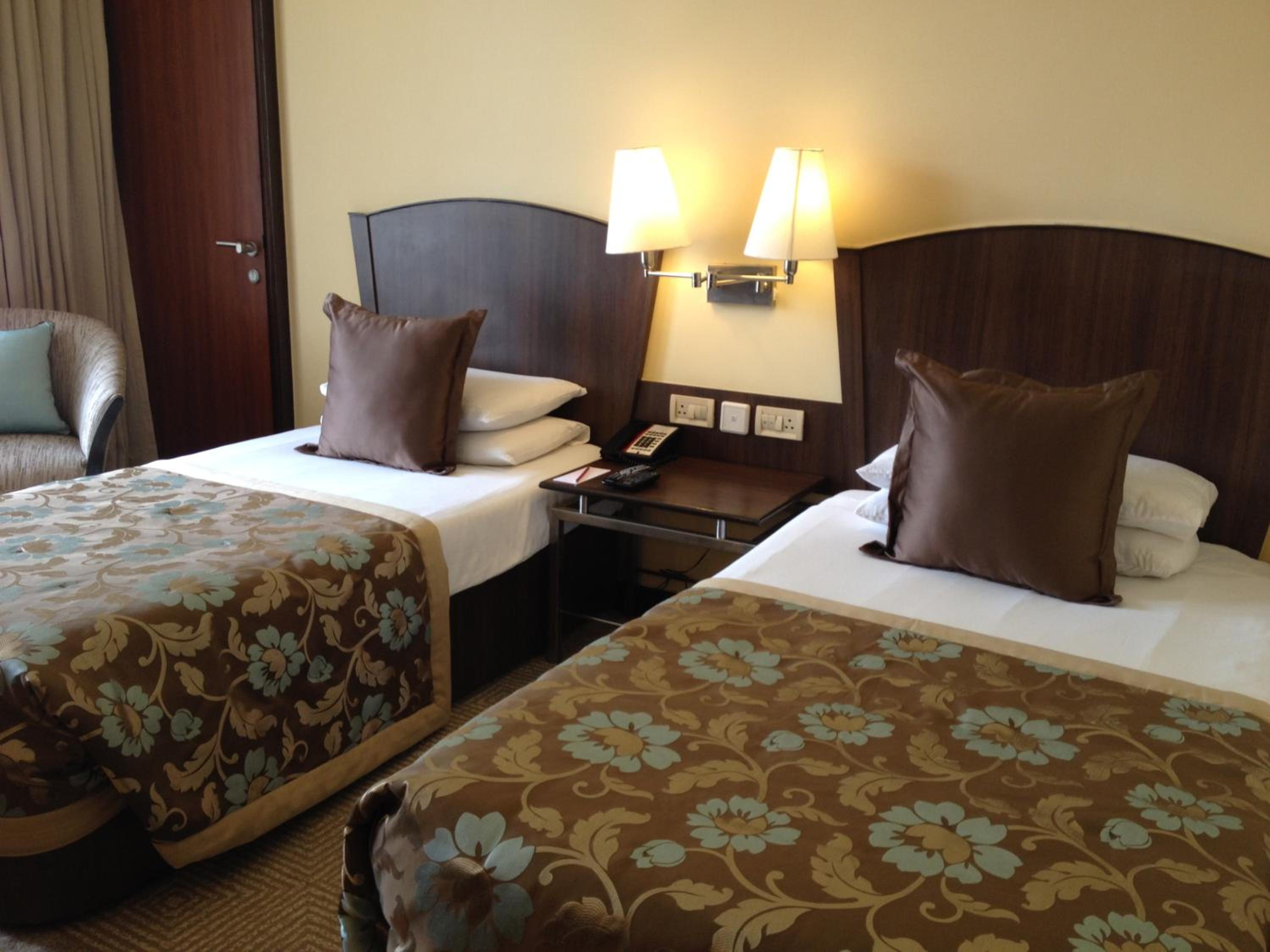 Superior Room Twin Bed - Photo 2
