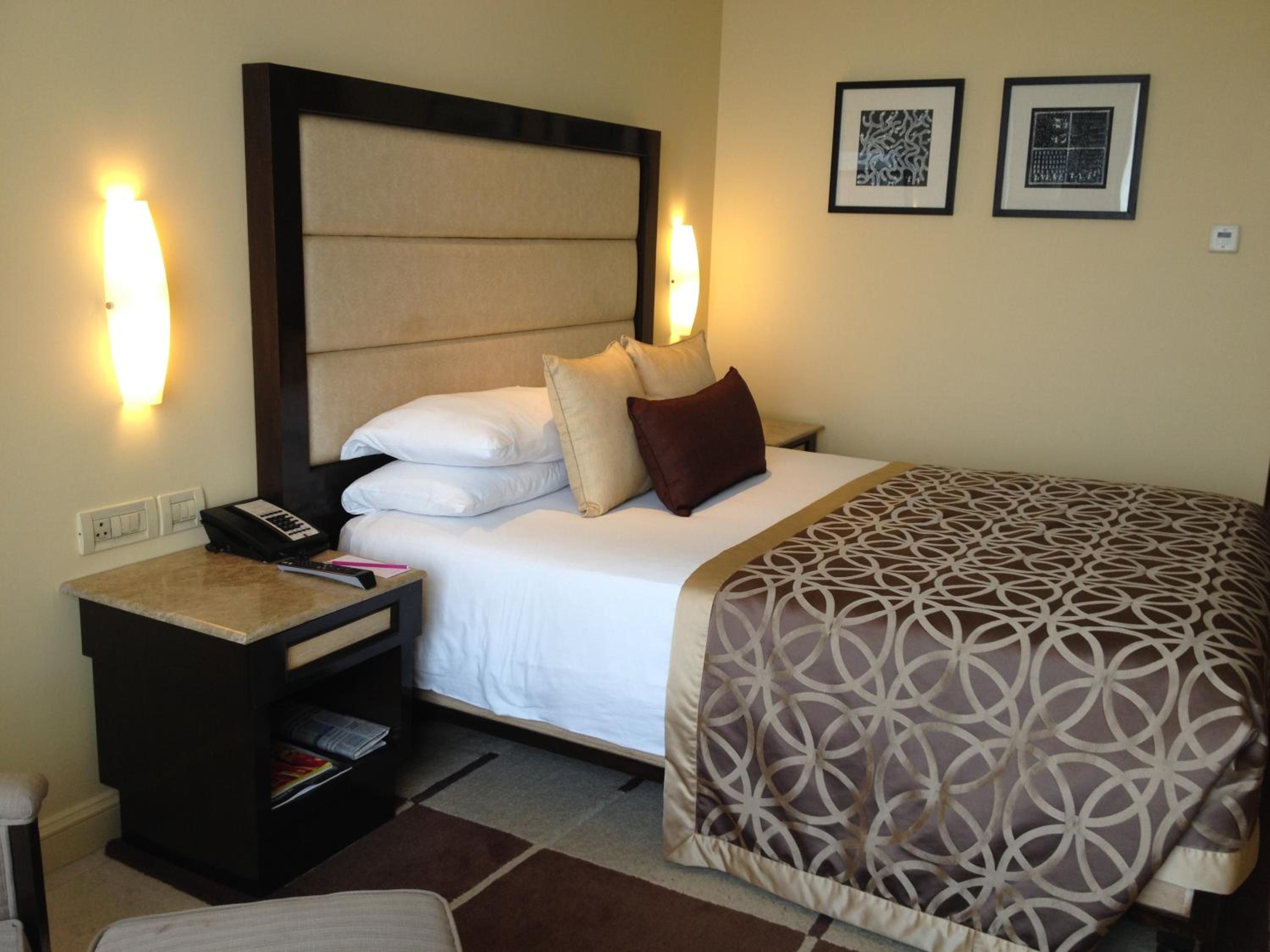 Superior Queen Bed Room - Photo 7
