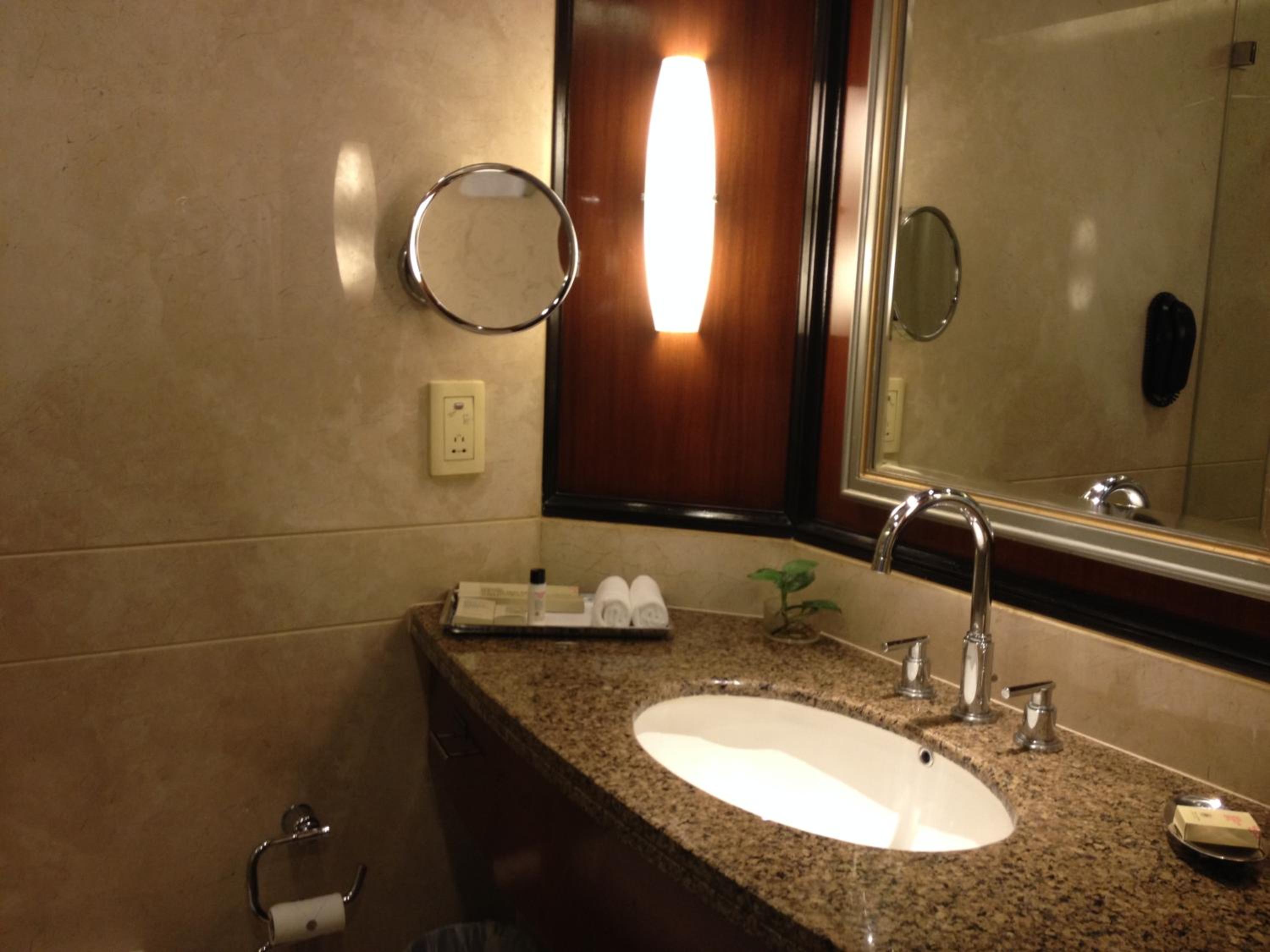 Superior Queen Bed Room - Photo 6