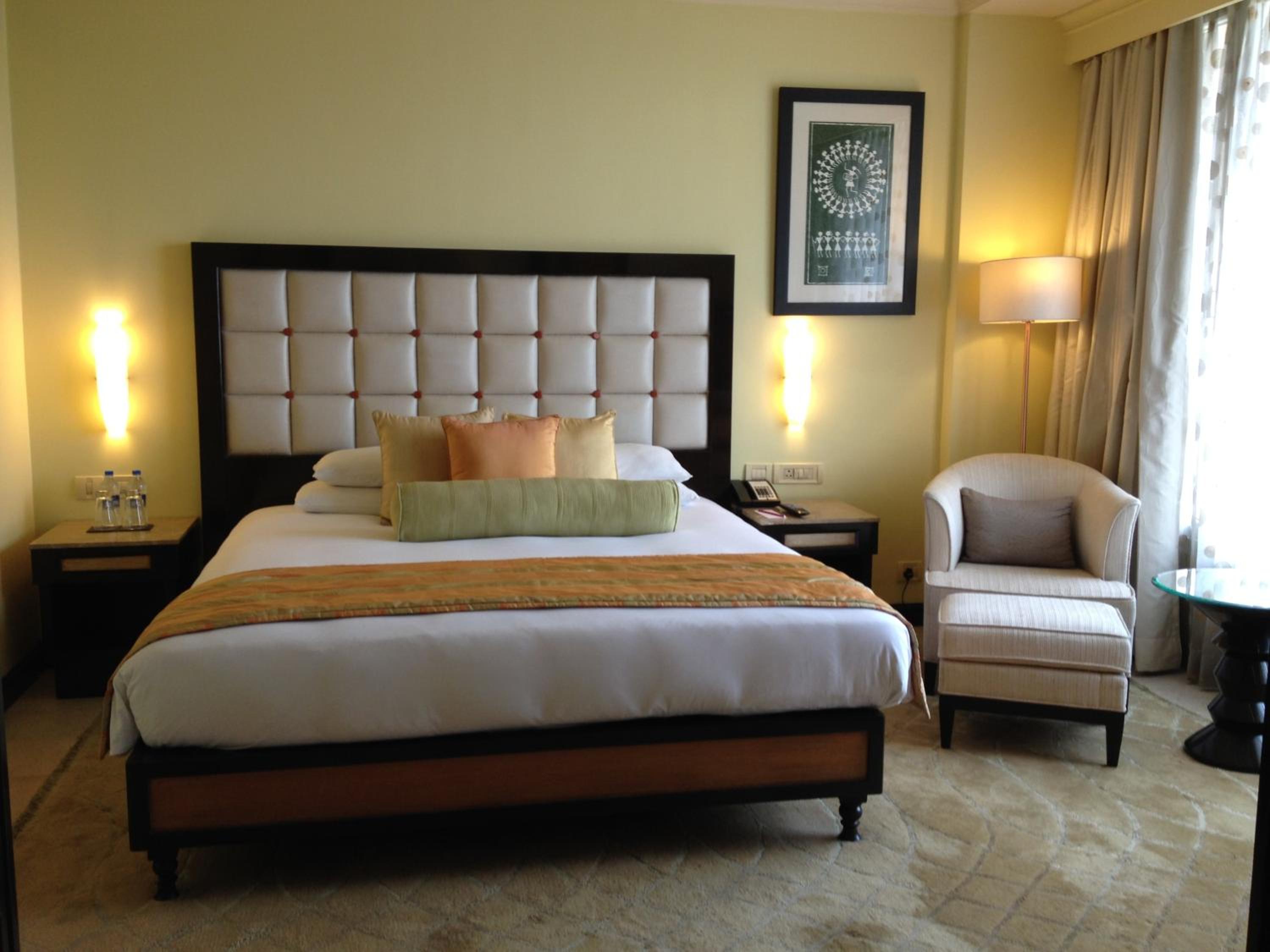 Executive Suite With One Way Airport Transfer photo 1
