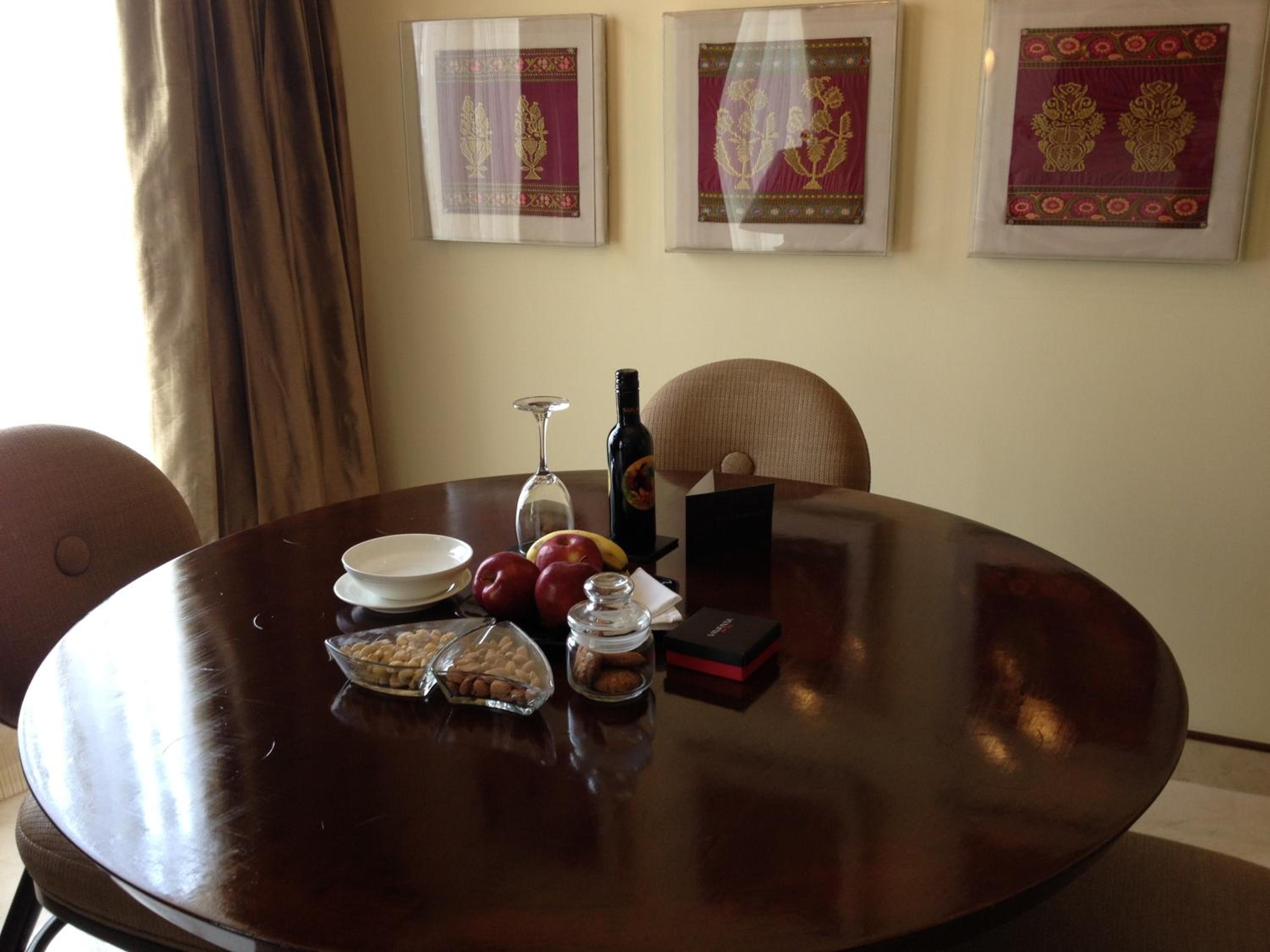 Presidential Suite with 2 way Airport Transfer photo 3