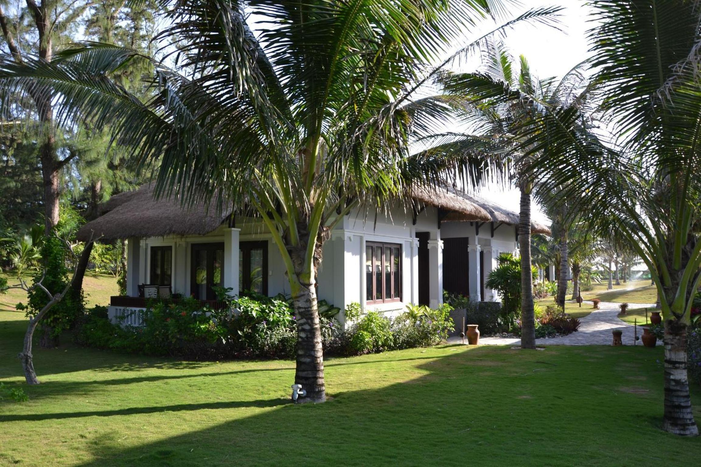 Bungalow with Terrace - Garden View photo 3
