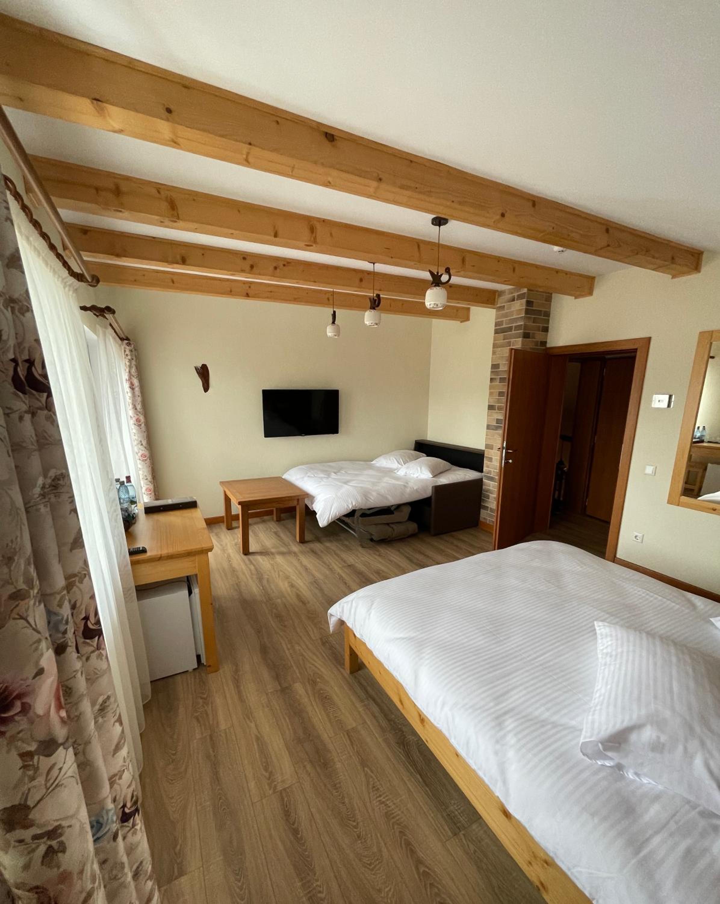 King Room with Mountain View photo 2
