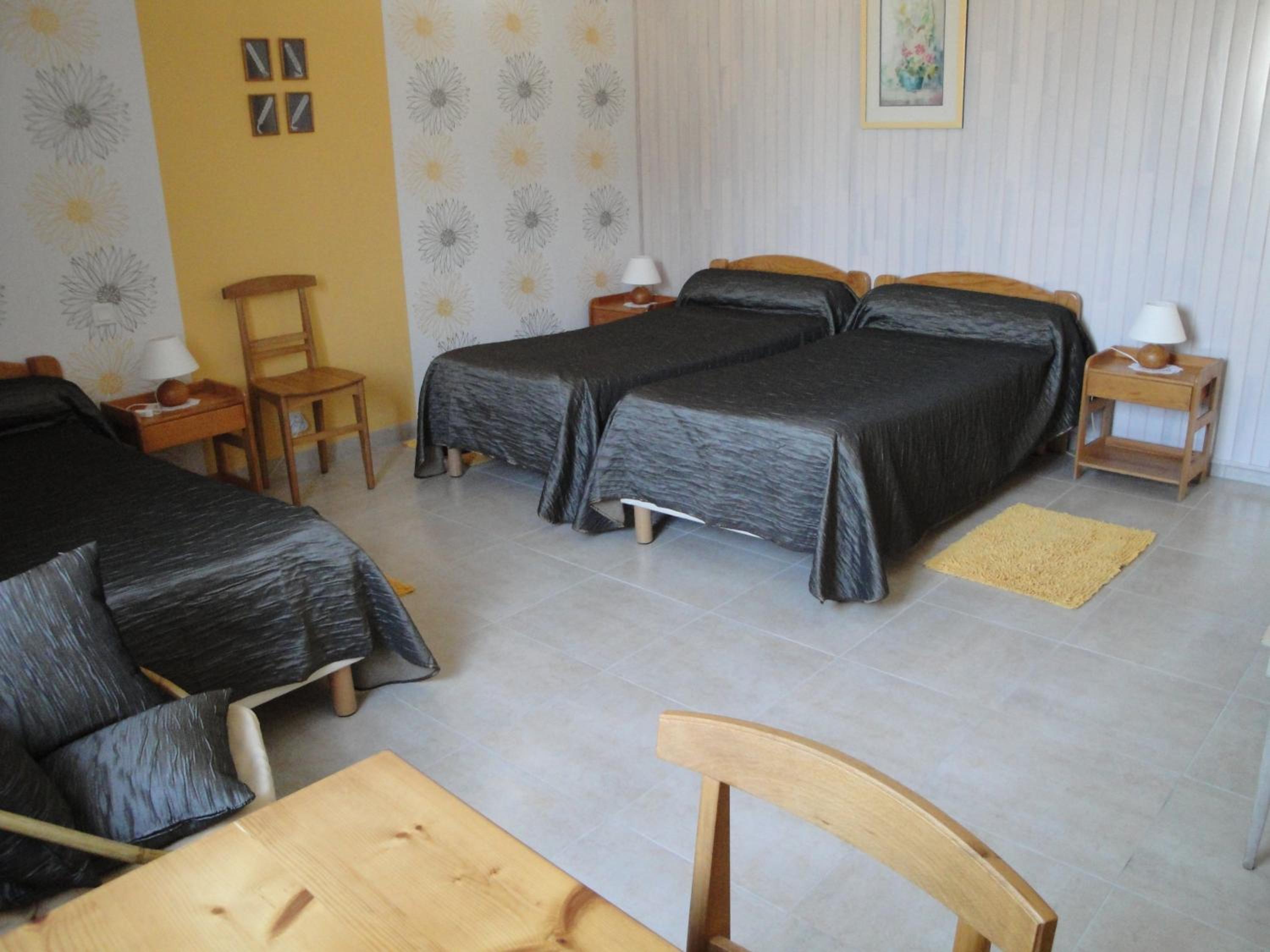 Triple Room with Private Bathroom photo 1