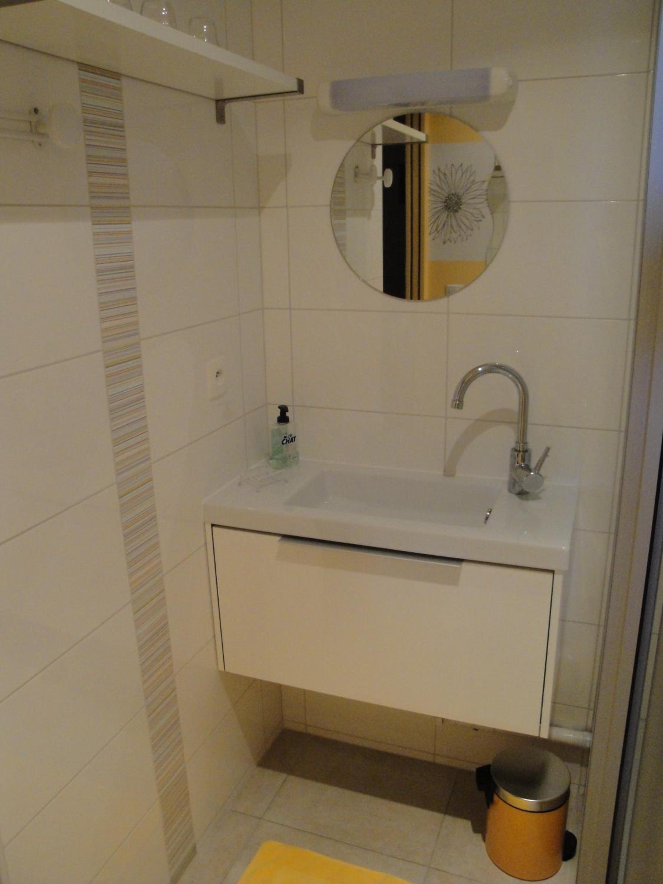 Triple Room with Private Bathroom photo 3