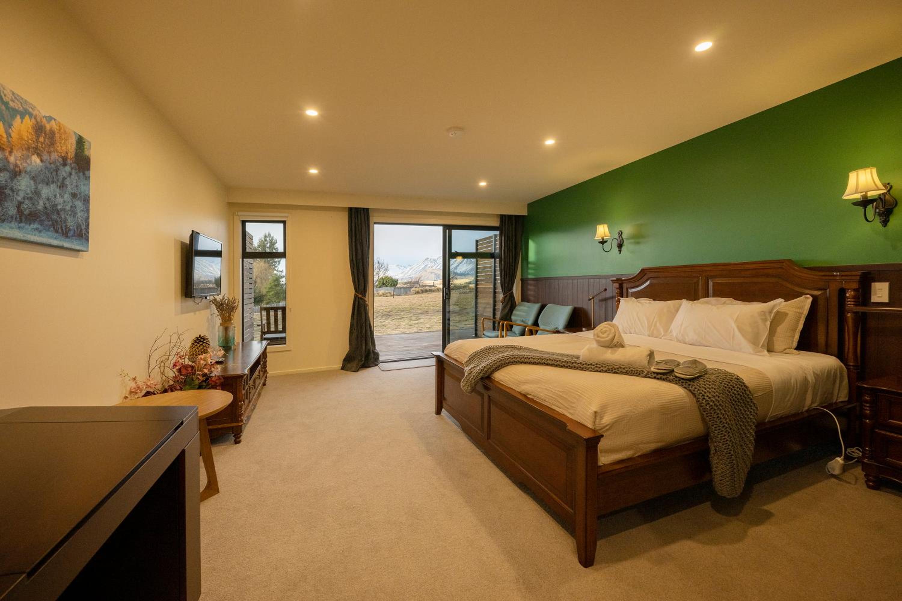 Two-Bedroom House - Photo 1