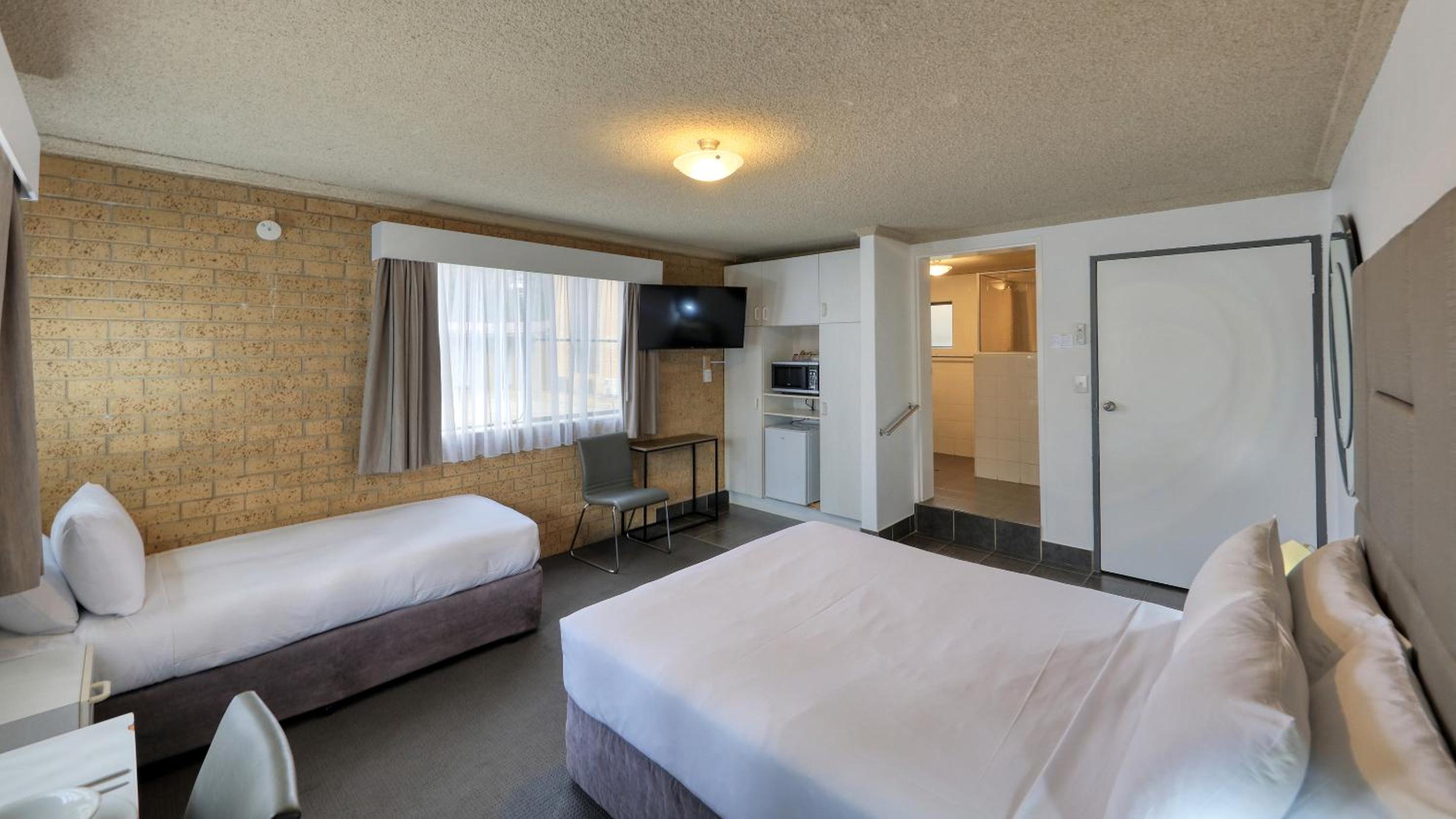 Standard Double or Twin Room photo 3
