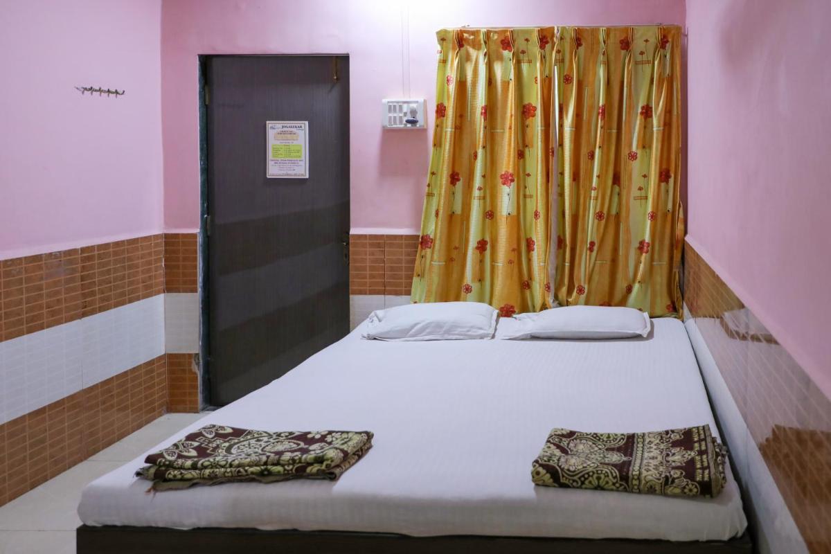 Economy Double Room photo 2