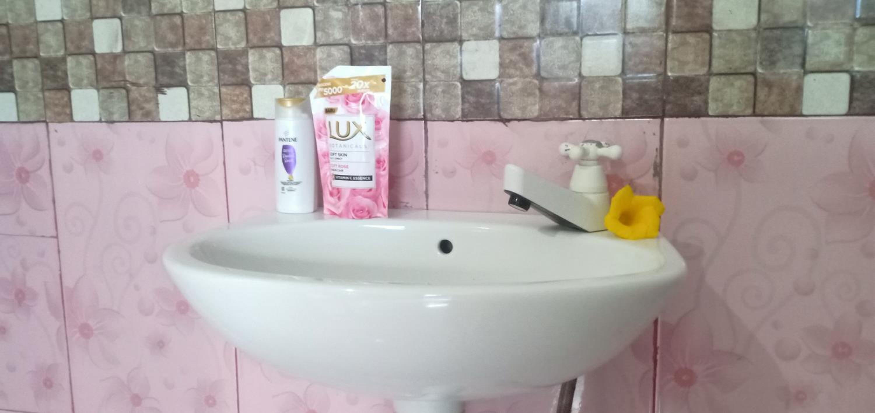 Double Room with Private Bathroom - Photo 37