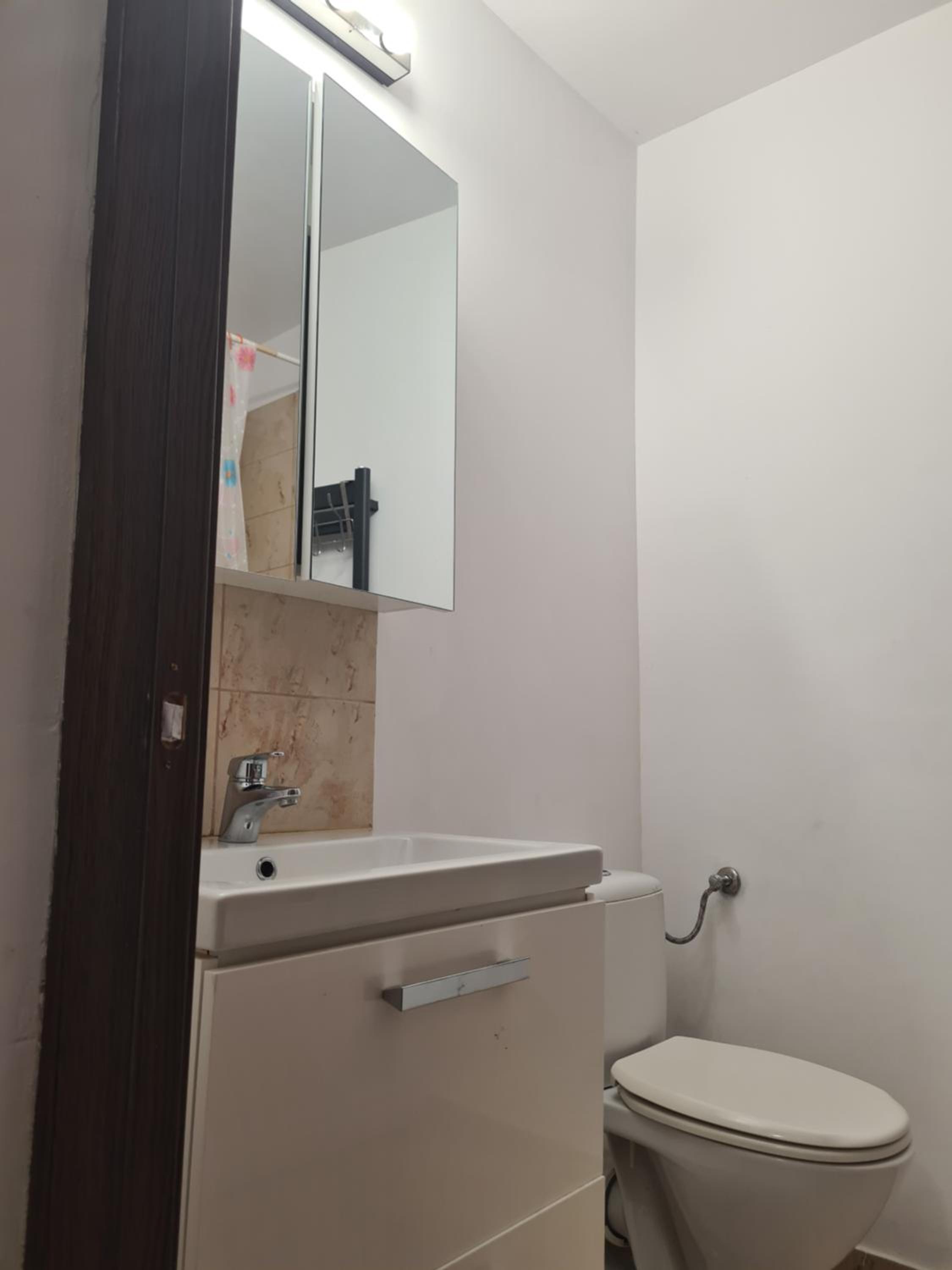 Deluxe Room (2 Adults + 1 Child) - Photo 4