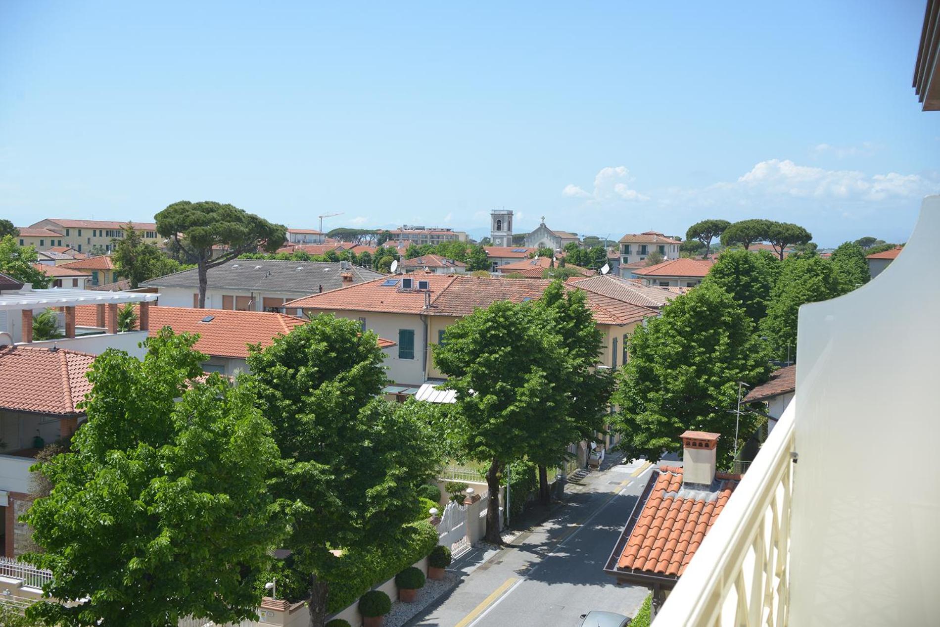 Double Room with Balcony - Photo 7