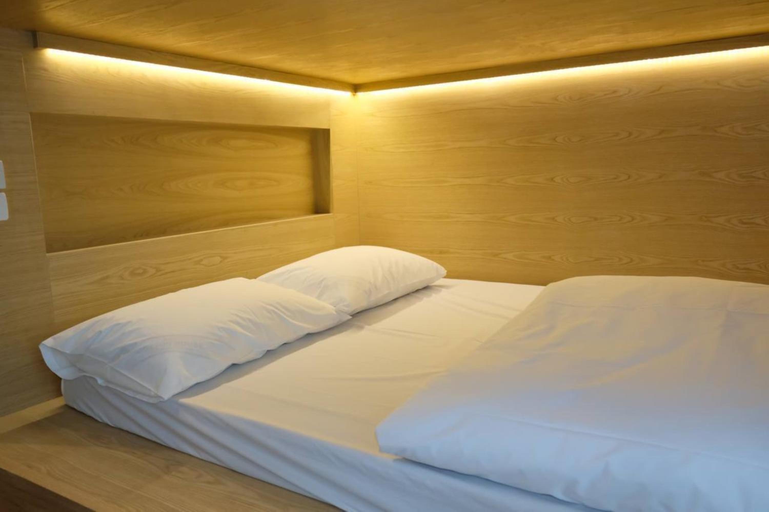 Single Bed in Mixed Dormitory Room photo 1