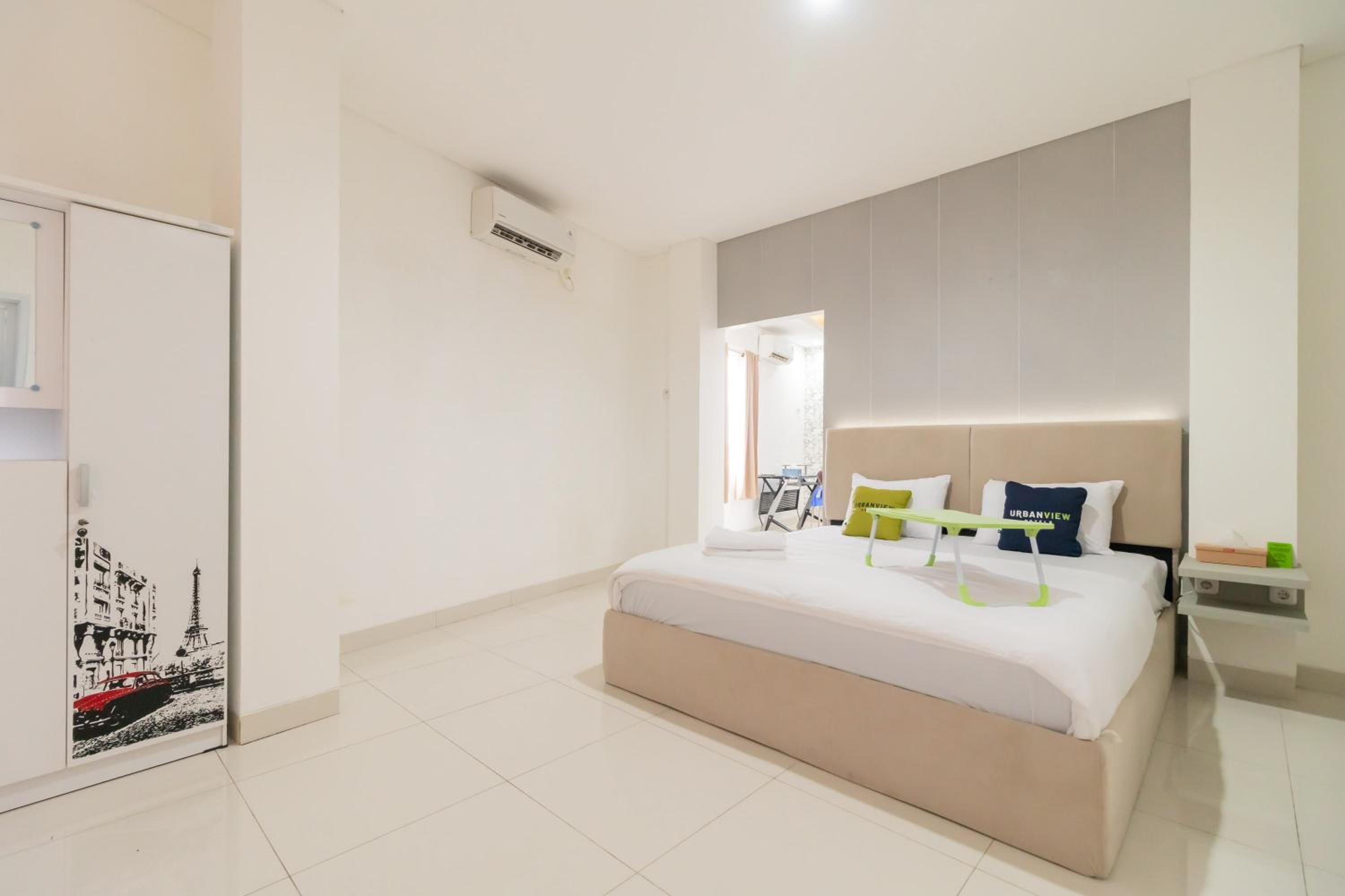 Family Room - Photo 4
