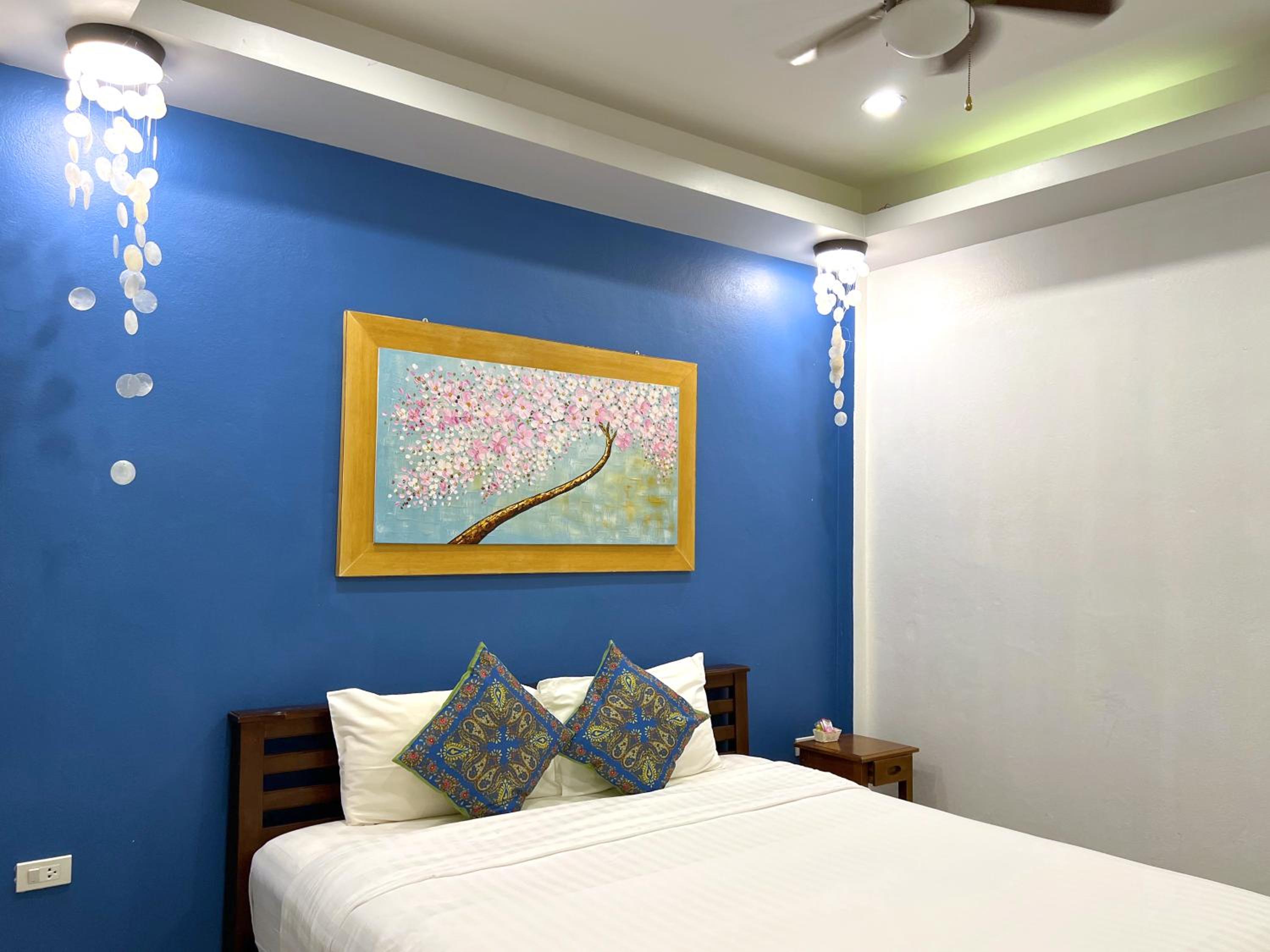 Deluxe Double Room No Window
