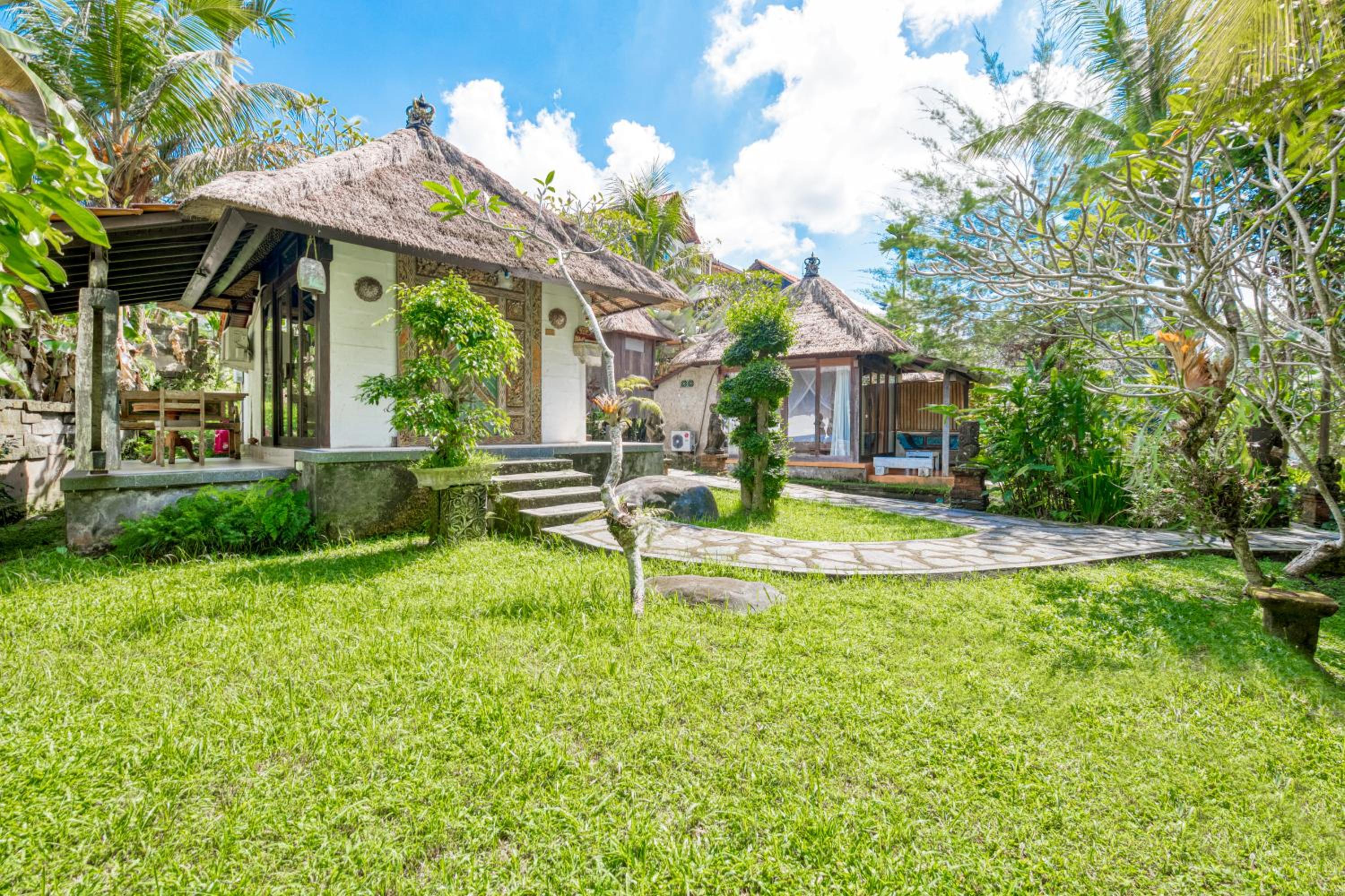 One-Bedroom Bungalow with Garden View  and Free Benefits photo 2