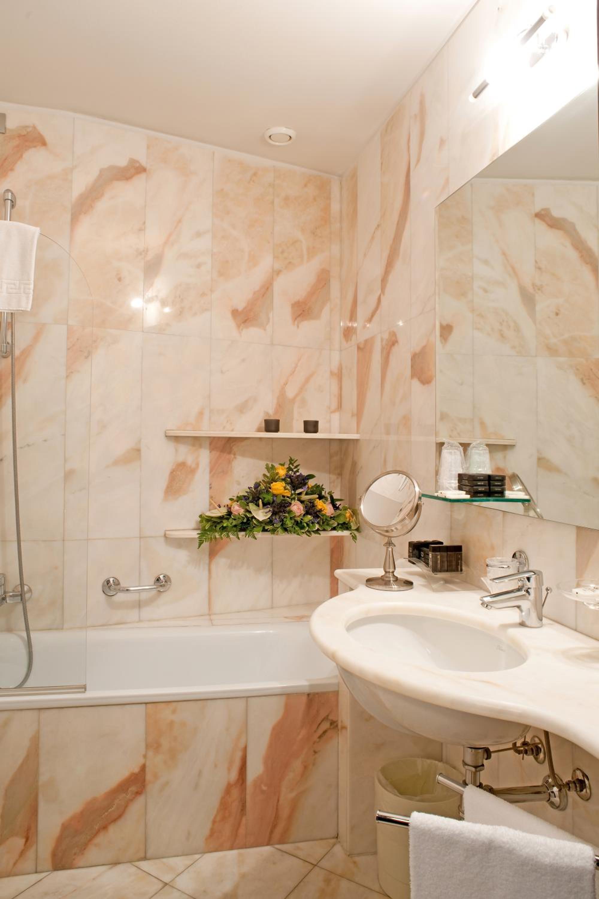 Superior Double Room - Photo 4