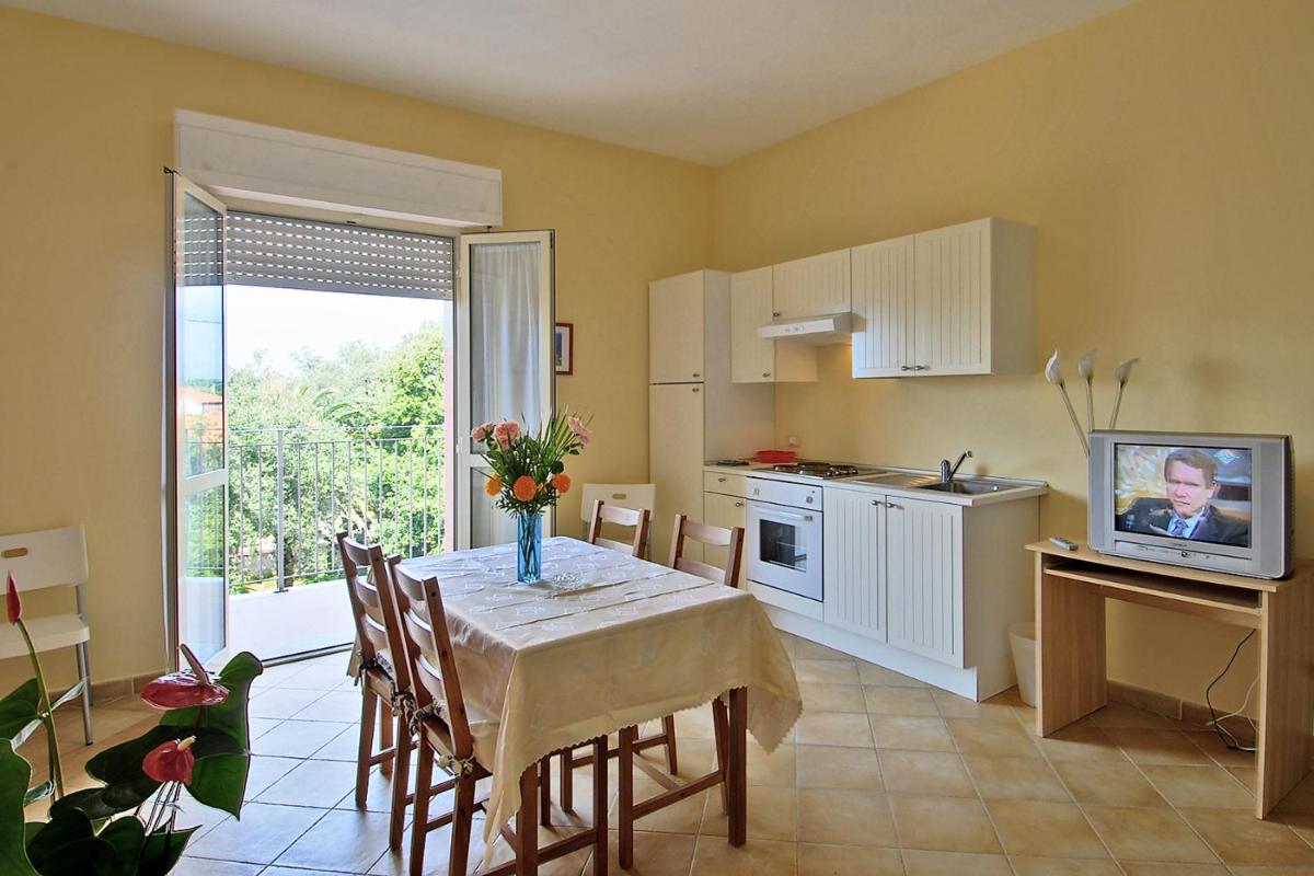 One-Bedroom Apartment with Garden View photo 3