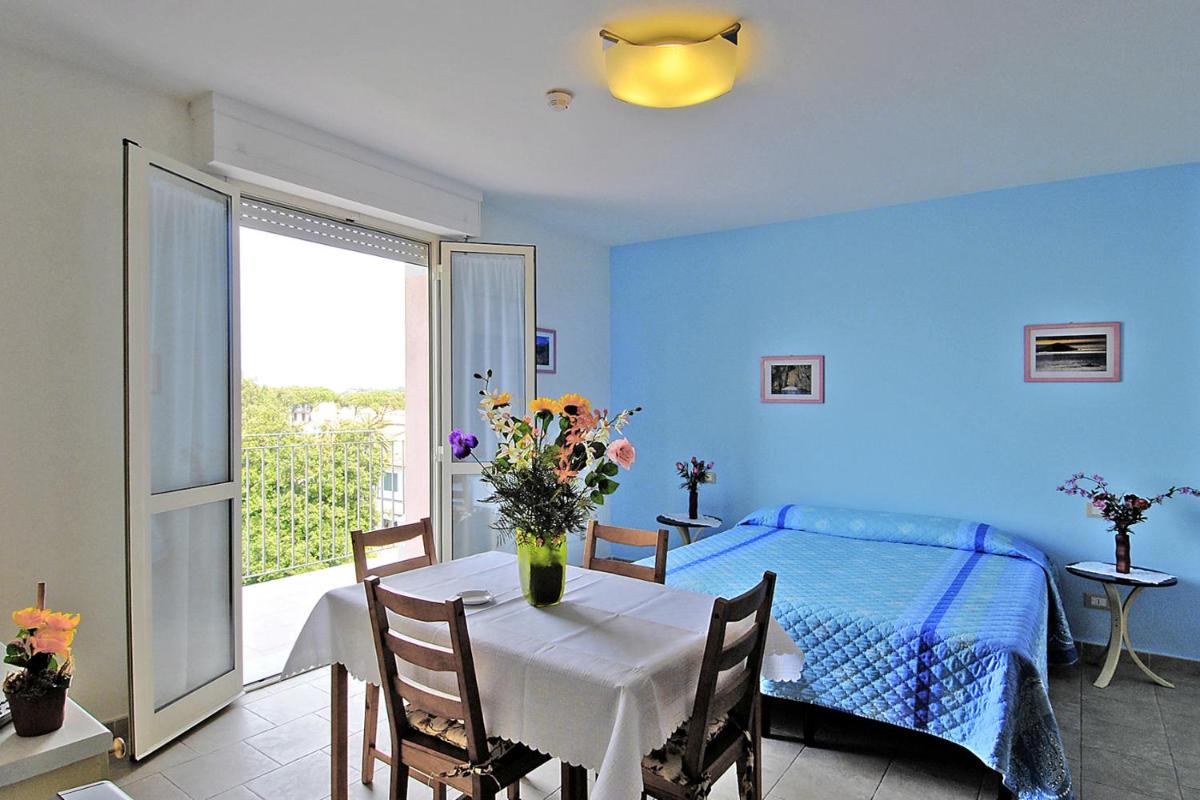 One-Bedroom Apartment with Balcony photo 3