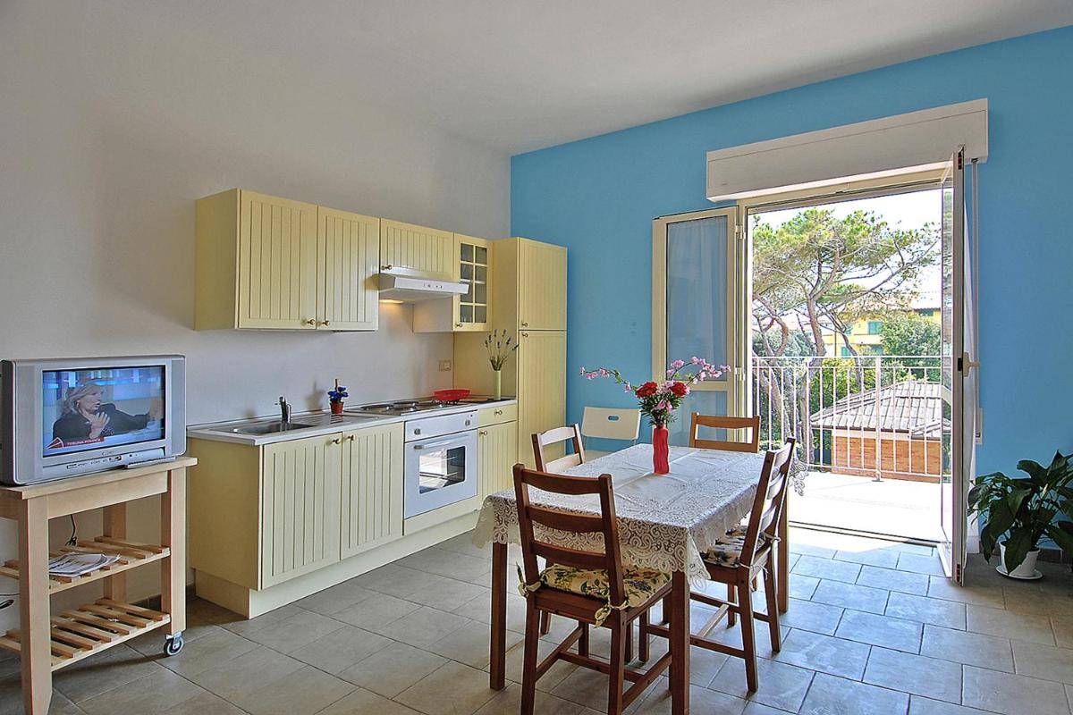 One-Bedroom Apartment with Sea View photo 1