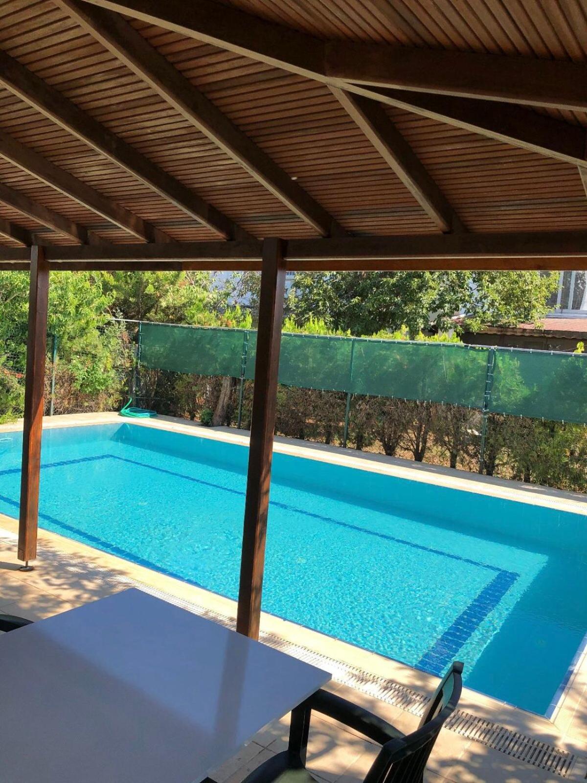Villa photo 3