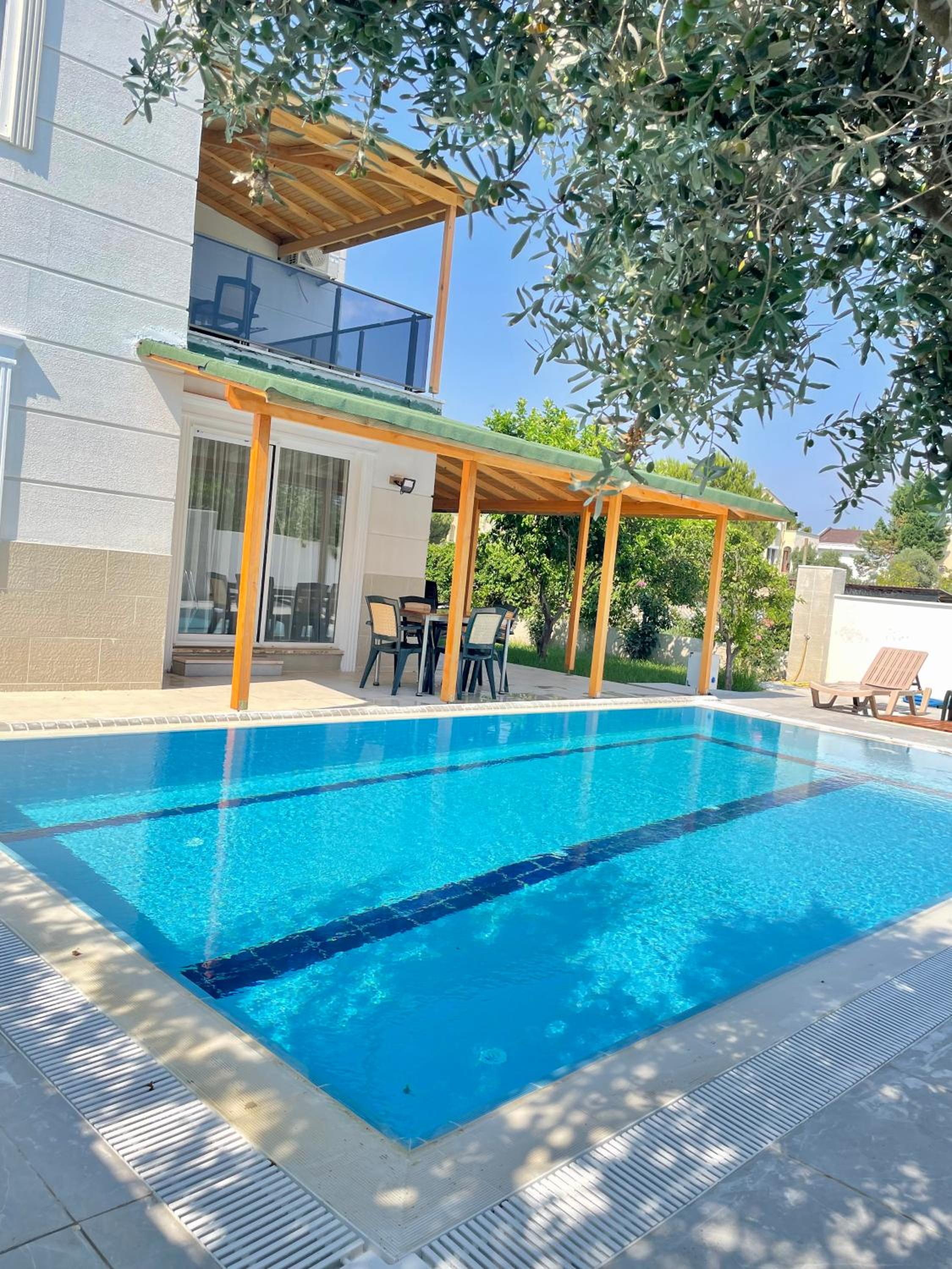 Villa photo 3