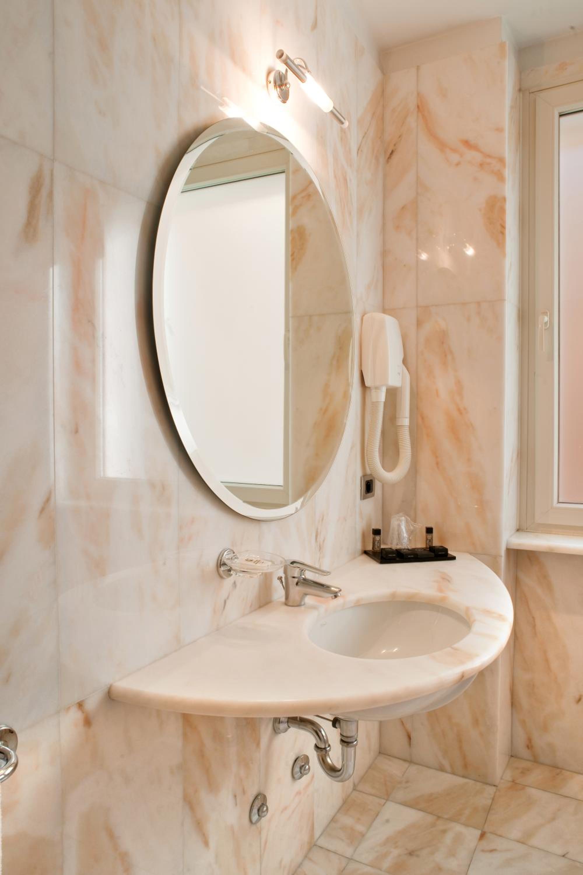 Superior Double Room - Photo 3